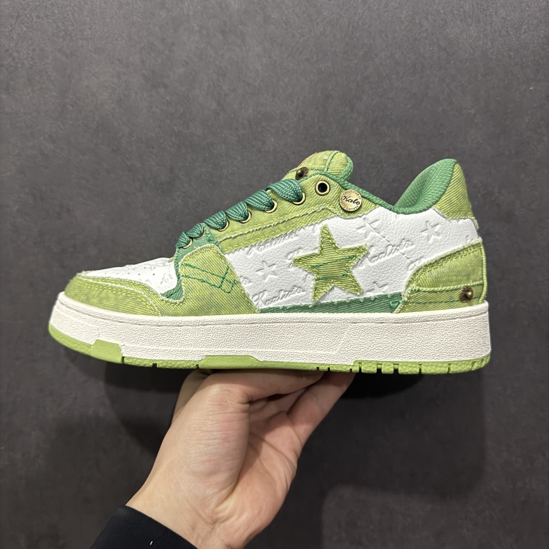 图片[2]-【福利特价】KAALIXTO Retro Vintage 星星潮流休闲防滑耐磨低帮板鞋 此款鞋使用牛仔作为主要的鞋面材质 结实耐磨 鞋舌设计特有印花皮牌作为搭配充分凸显牛仔的特性 整体鞋款采用牛仔面料随意角度拼接的呈现方法 打破消费者原有对鞋子的刻板印象 让人耳目一新 织麦标在彰品品牌属性的同时更具牛仔的代表性元素 并采用加厚内里 穿着舒适透气 鞋底做旧氧化 尺码：36 37 38 39 40 41 42 43 44 45-选品中心