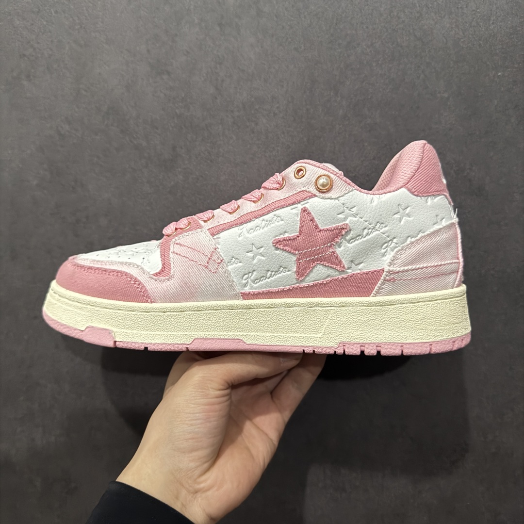 图片[2]-【福利特价】KAALIXTO Retro Vintage 星星潮流休闲防滑耐磨低帮板鞋 此款鞋使用牛仔作为主要的鞋面材质 结实耐磨 鞋舌设计特有印花皮牌作为搭配充分凸显牛仔的特性 整体鞋款采用牛仔面料随意角度拼接的呈现方法 打破消费者原有对鞋子的刻板印象 让人耳目一新 织麦标在彰品品牌属性的同时更具牛仔的代表性元素 并采用加厚内里 穿着舒适透气 鞋底做旧氧化 尺码：36 37 38 39 40 41 42 43 44 45-选品中心