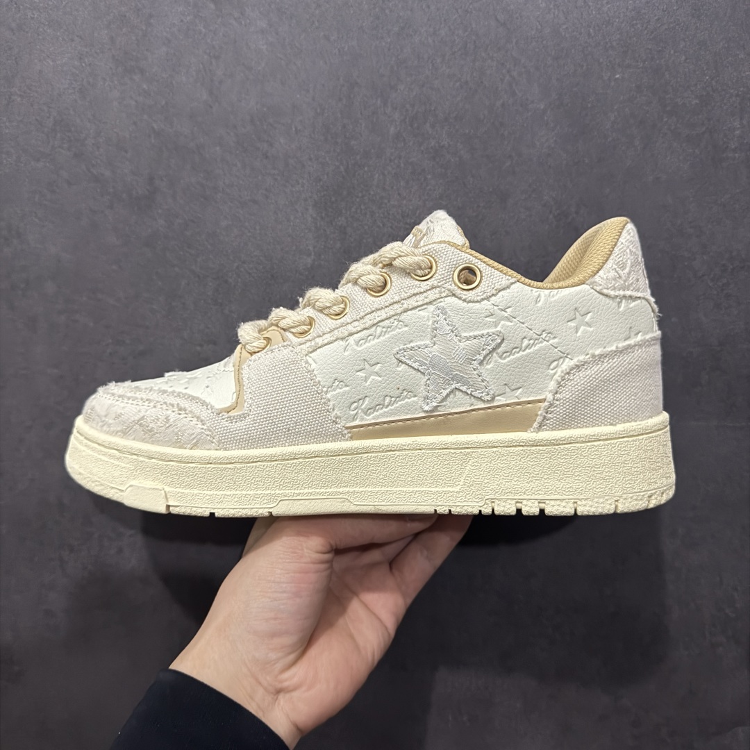 图片[2]-【福利特价】KAALIXTO Retro Vintage 星星潮流休闲防滑耐磨低帮板鞋 此款鞋使用牛仔作为主要的鞋面材质 结实耐磨 鞋舌设计特有印花皮牌作为搭配充分凸显牛仔的特性 整体鞋款采用牛仔面料随意角度拼接的呈现方法 打破消费者原有对鞋子的刻板印象 让人耳目一新 织麦标在彰品品牌属性的同时更具牛仔的代表性元素 并采用加厚内里 穿着舒适透气 鞋底做旧氧化 尺码：36 37 38 39 40 41 42 43 44 45-选品中心