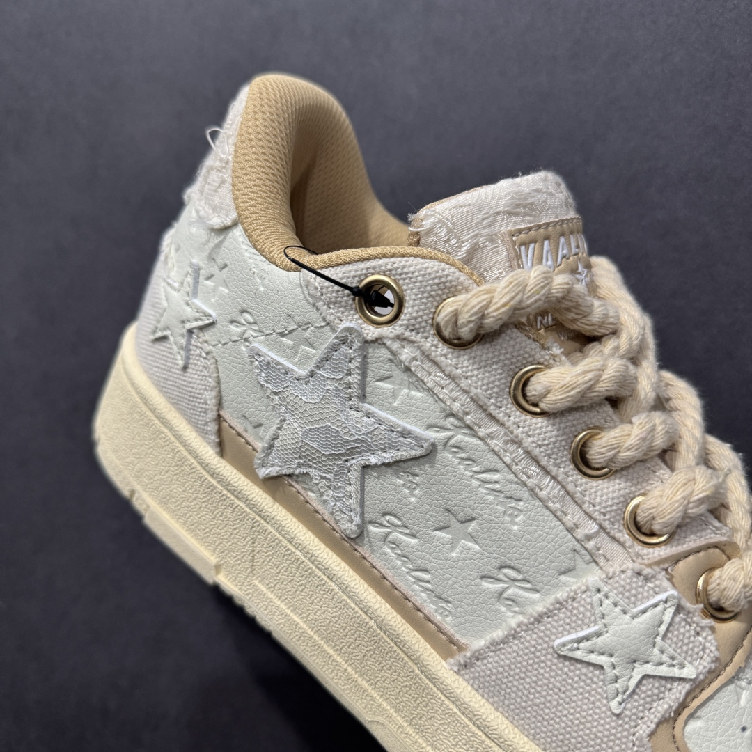 图片[6]-【福利特价】KAALIXTO Retro Vintage 星星潮流休闲防滑耐磨低帮板鞋 此款鞋使用牛仔作为主要的鞋面材质 结实耐磨 鞋舌设计特有印花皮牌作为搭配充分凸显牛仔的特性 整体鞋款采用牛仔面料随意角度拼接的呈现方法 打破消费者原有对鞋子的刻板印象 让人耳目一新 织麦标在彰品品牌属性的同时更具牛仔的代表性元素 并采用加厚内里 穿着舒适透气 鞋底做旧氧化 尺码：36 37 38 39 40 41 42 43 44 45-选品中心