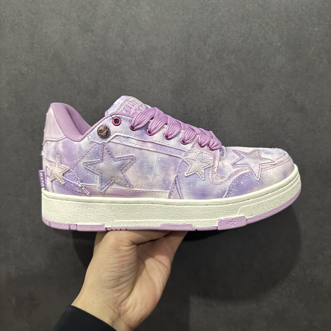 【福利特价】KAALIXTO Retro Vintage 星星潮流休闲防滑耐磨低帮板鞋 此款鞋使用牛仔作为主要的鞋面材质 结实耐磨 鞋舌设计特有印花皮牌作为搭配充分凸显牛仔的特性 整体鞋款采用牛仔面料随意角度拼接的呈现方法 打破消费者原有对鞋子的刻板印象 让人耳目一新 织麦标在彰品品牌属性的同时更具牛仔的代表性元素 并采用加厚内里 穿着舒适透气 鞋底做旧氧化 尺码：36 37 38 39 40 41 42 43 44 45-选品中心