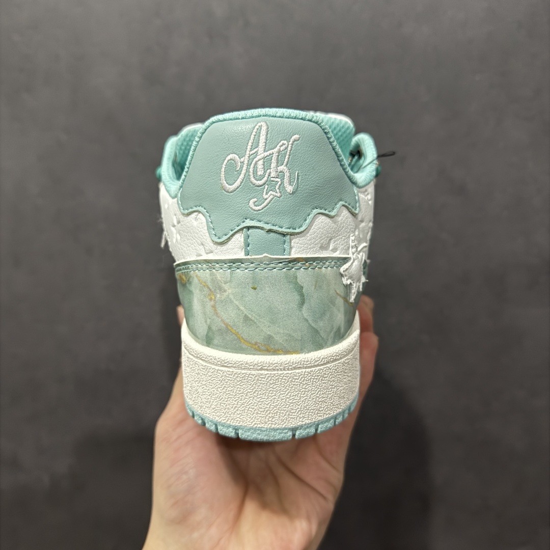 图片[4]-【福利特价】KAALIXTO Retro Vintage 星星潮流休闲防滑耐磨低帮板鞋 此款鞋使用牛仔作为主要的鞋面材质 结实耐磨 鞋舌设计特有印花皮牌作为搭配充分凸显牛仔的特性 整体鞋款采用牛仔面料随意角度拼接的呈现方法 打破消费者原有对鞋子的刻板印象 让人耳目一新 织麦标在彰品品牌属性的同时更具牛仔的代表性元素 并采用加厚内里 穿着舒适透气 鞋底做旧氧化 尺码：36 37 38 39 40 41 42 43 44 45-选品中心