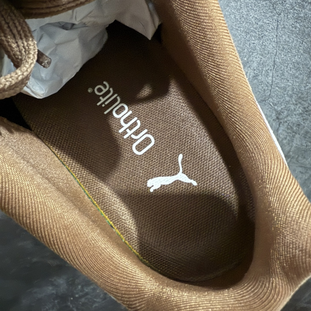 图片[6]-【Top纯原版】彪马PUMA Speedcat Archive Speed Cat系列美拉德风 舒适百搭 防滑耐磨 低帮 生活休闲鞋 男女同款 深棕色 406329-31 目前市场最优版本 无论是版型 细节 烫金走线 完全碾压市场任意版本 欢迎对比🆚 工厂耗时3个月开发 原装档案原数据纸版楦型 采用固色翻毛皮鞋面材质(正确二次成型\’猛帮\’成型工艺🆚区别市面版本!!) 外置原数据开发轻量耐磨橡胶大底💪🏻 全球知名运动品牌PUMA宝马赛车系列 融合了宝马车队的标志性配色 以趣味十足又前卫复古的设计引领潮流 将赛道精神融入街头时尚 开启前卫竞速之旅 主打前卫复古风 Roma鞋款的鞋侧以复古的流线造型 缀以宝马经典Logo 巧妙吸睛 而Speedcat鞋款以亮眼三色条纹元素缀以舒适鞋面 赋予了独特的个性美学 演绎赛车的无尽能量 尺码：36-45-选品中心