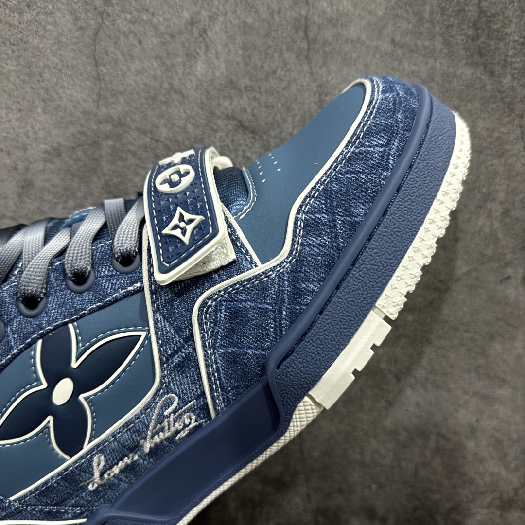 图片[6]-【海淘代购升级版】 现货当天可取 LV Trainer系列高奢运动鞋 新款芯片顶级 潮人必备单品 同步ZP官网空胶工艺 鞋舌、挂饰均镶嵌NFC芯片感应装置 正确胶片断点式设计 中底正确还原原版油印字母比例 1：1原楦格板、楦头、刀磨全新升级！ 独家订制顶级压纹麂皮 原版开模TPU大底 质感原版一致 垫脚聚米微料加透气英伦网布 披靡市场任何版本！细节完美呈现！ 代购指定版本 全新升级最新双盒包装 扫码秒进官网！ 全套包装配件同比原版 尺码： 38-46-选品中心