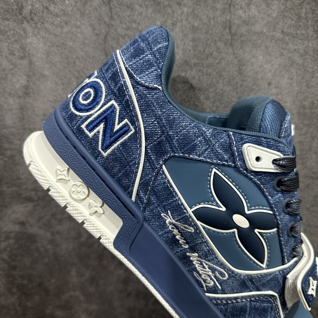 图片[7]-【海淘代购升级版】 现货当天可取 LV Trainer系列高奢运动鞋 新款芯片顶级 潮人必备单品 同步ZP官网空胶工艺 鞋舌、挂饰均镶嵌NFC芯片感应装置 正确胶片断点式设计 中底正确还原原版油印字母比例 1：1原楦格板、楦头、刀磨全新升级！ 独家订制顶级压纹麂皮 原版开模TPU大底 质感原版一致 垫脚聚米微料加透气英伦网布 披靡市场任何版本！细节完美呈现！ 代购指定版本 全新升级最新双盒包装 扫码秒进官网！ 全套包装配件同比原版 尺码： 38-46-选品中心