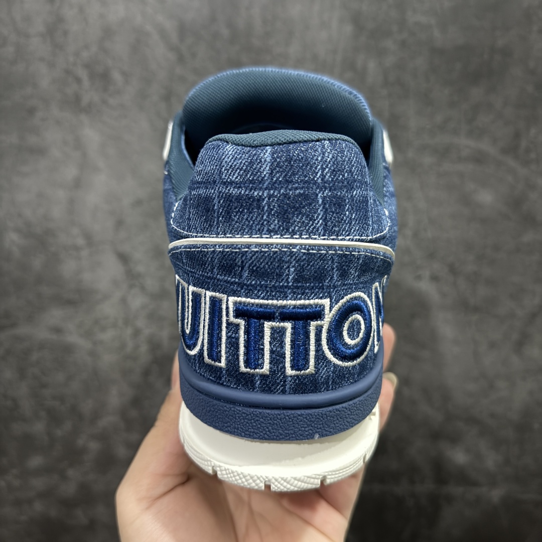 图片[4]-【海淘代购升级版】 现货当天可取 LV Trainer系列高奢运动鞋 新款芯片顶级 潮人必备单品 同步ZP官网空胶工艺 鞋舌、挂饰均镶嵌NFC芯片感应装置 正确胶片断点式设计 中底正确还原原版油印字母比例 1：1原楦格板、楦头、刀磨全新升级！ 独家订制顶级压纹麂皮 原版开模TPU大底 质感原版一致 垫脚聚米微料加透气英伦网布 披靡市场任何版本！细节完美呈现！ 代购指定版本 全新升级最新双盒包装 扫码秒进官网！ 全套包装配件同比原版 尺码： 38-46-选品中心