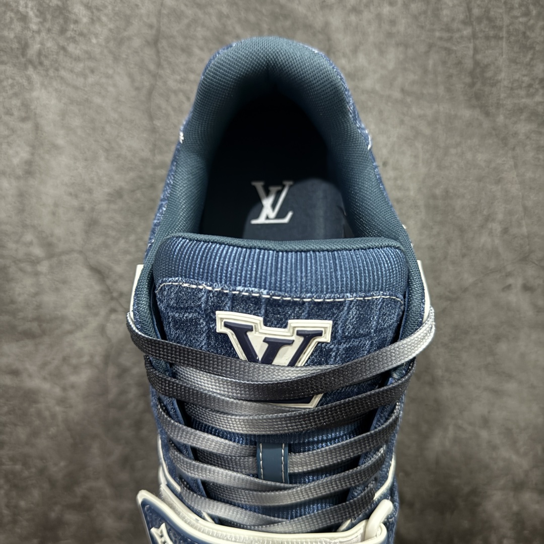 图片[8]-【海淘代购升级版】 现货当天可取 LV Trainer系列高奢运动鞋 新款芯片顶级 潮人必备单品 同步ZP官网空胶工艺 鞋舌、挂饰均镶嵌NFC芯片感应装置 正确胶片断点式设计 中底正确还原原版油印字母比例 1：1原楦格板、楦头、刀磨全新升级！ 独家订制顶级压纹麂皮 原版开模TPU大底 质感原版一致 垫脚聚米微料加透气英伦网布 披靡市场任何版本！细节完美呈现！ 代购指定版本 全新升级最新双盒包装 扫码秒进官网！ 全套包装配件同比原版 尺码： 38-46-选品中心