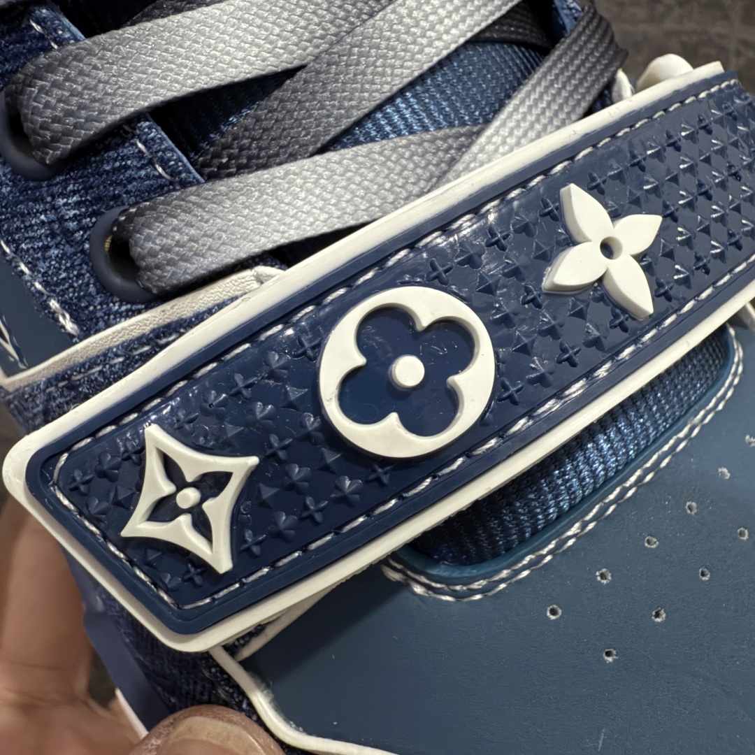 图片[5]-【海淘代购升级版】 现货当天可取 LV Trainer系列高奢运动鞋 新款芯片顶级 潮人必备单品 同步ZP官网空胶工艺 鞋舌、挂饰均镶嵌NFC芯片感应装置 正确胶片断点式设计 中底正确还原原版油印字母比例 1：1原楦格板、楦头、刀磨全新升级！ 独家订制顶级压纹麂皮 原版开模TPU大底 质感原版一致 垫脚聚米微料加透气英伦网布 披靡市场任何版本！细节完美呈现！ 代购指定版本 全新升级最新双盒包装 扫码秒进官网！ 全套包装配件同比原版 尺码： 38-46-选品中心