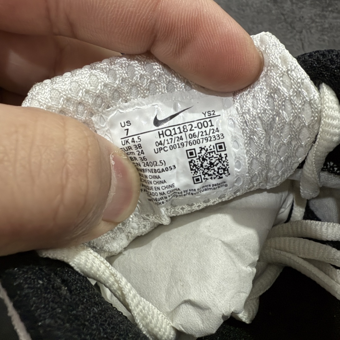 图片[6]-【平台版】NK Zoom Vomero 5 佛莫罗5代系列经典复古运动慢跑鞋 白黑色 HQ1182-001 市售最强天花板‼️ 前后掌均有气垫加持 市场唯一正品的色卡 高频 组合大底的顶级产物！ 原装档案原数据纸版楦型 采用正确色卡 合成革饰片组合双层网眼布鞋面材质 升级正确后跟TPU加固#耐弯折热塑框架支撑鞋身 正确4层组织中底搭载EVA轻量缓震(中底带有Zoom气垫加持 区别市面版本!!)#嵌入双层革新物料鞋垫,外置防滑耐磨橡胶底片 复古气质十足❗️ 尺码：35.5-46-选品中心