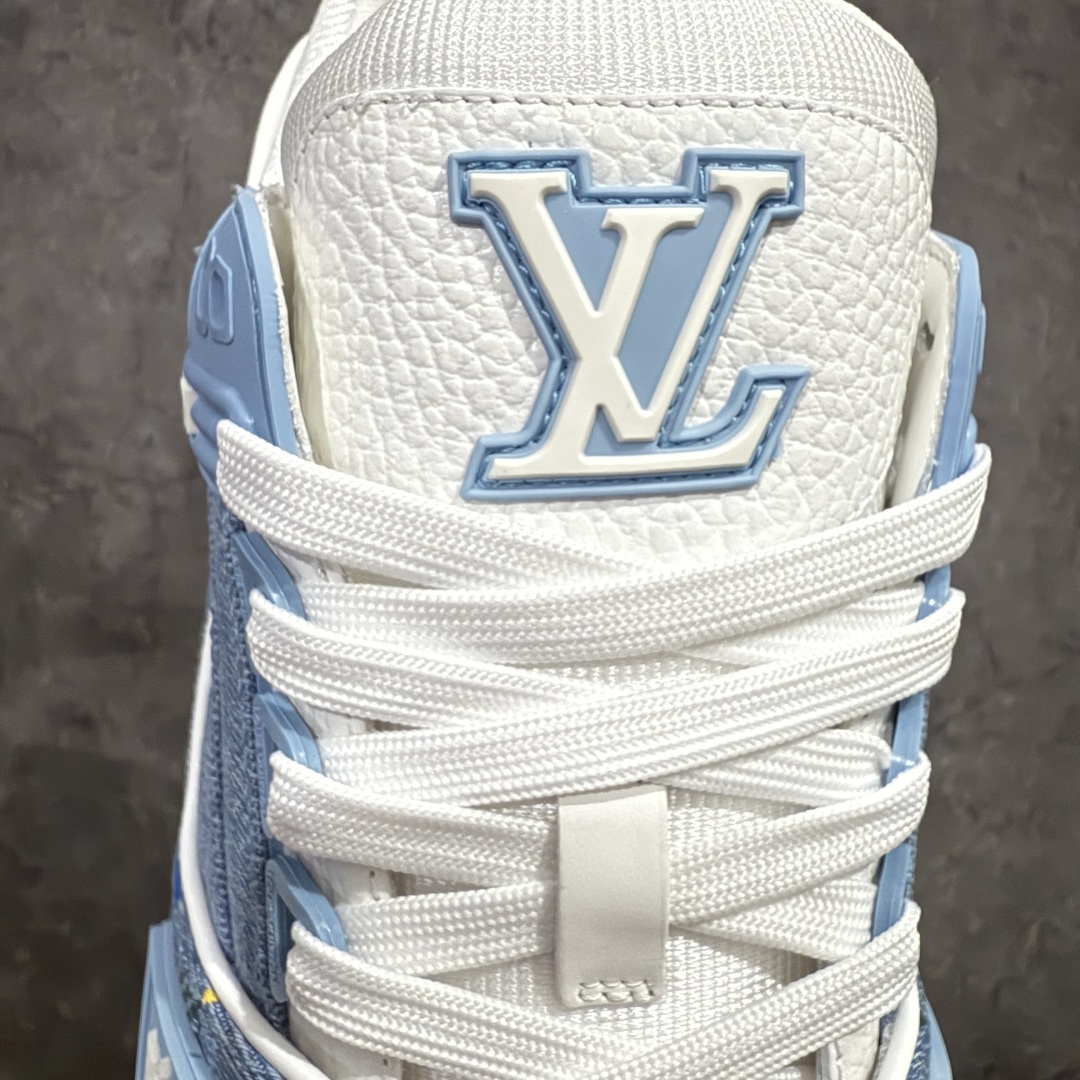 图片[6]-【海淘代购升级版】 现货当天可取 LV Trainer系列高奢运动鞋 新款芯片顶级 潮人必备单品 同步ZP官网空胶工艺 鞋舌、挂饰均镶嵌NFC芯片感应装置 正确胶片断点式设计 中底正确还原原版油印字母比例 1：1原楦格板、楦头、刀磨全新升级！ 独家订制顶级压纹麂皮 原版开模TPU大底 质感原版一致 垫脚聚米微料加透气英伦网布 披靡市场任何版本！细节完美呈现！ 代购指定版本 全新升级最新双盒包装 扫码秒进官网！ 全套包装配件同比原版 尺码： 38-46-选品中心