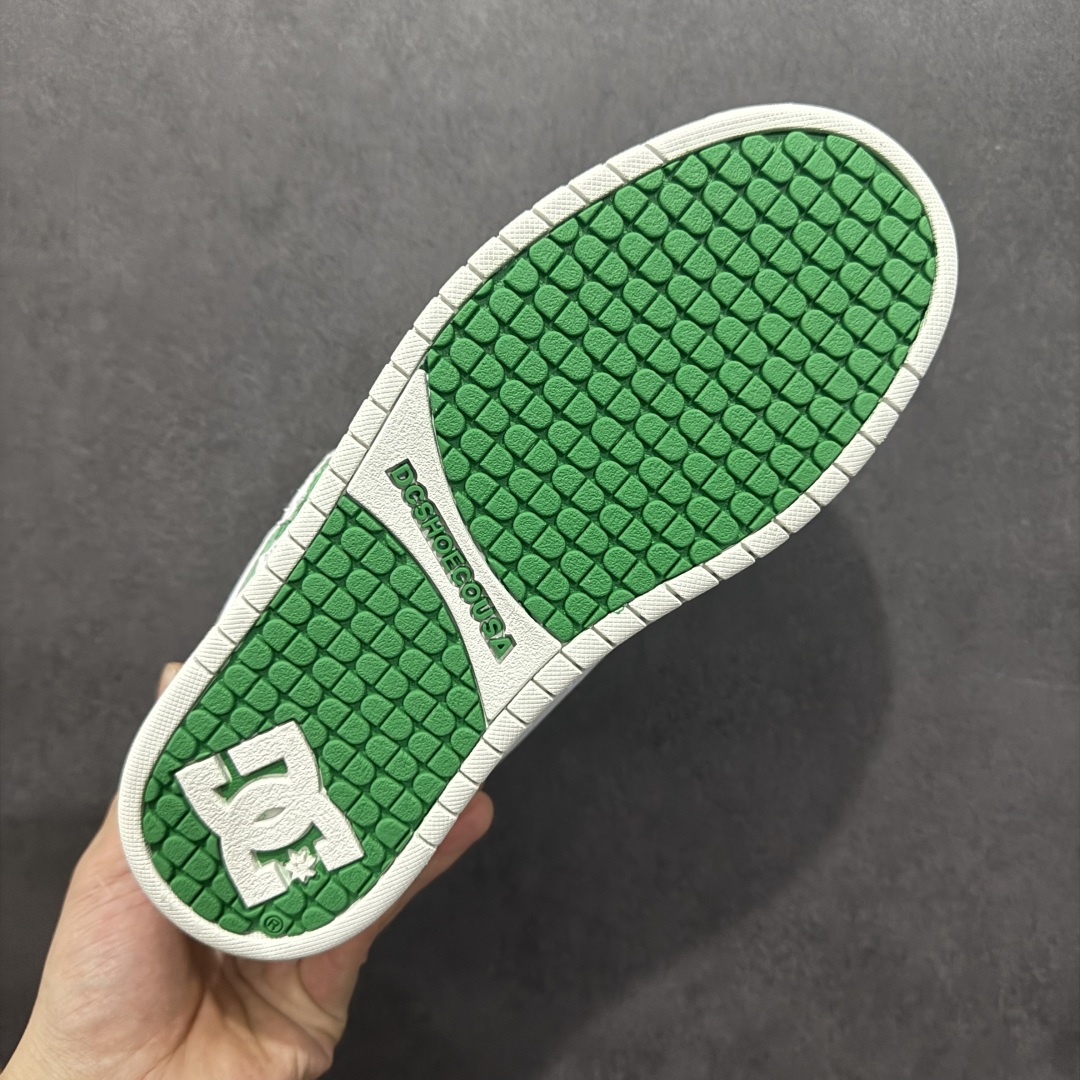 图片[9]-【公司级】街头装品牌 DCSHOECOUSA时尚鞋子男女鞋休闲板鞋低帮圆头百搭 琉凤大底耐磨滑板鞋皮质运动舒适BMX板鞋DC 鞋型经典百搭，低帮系带设计，皮革鞋面，装饰品牌字母LOGO，橡胶鞋底，防滑耐磨轻便，脚感舒适，时髦百搭。 DC/DCShoes就是DCSHOECOUSA，DC Shoes是美国滑板品牌，是很潮的运动品牌。此次 DCSHOES 续写 CBGB 的传奇故事，从 CBGB 中汲取创意灵感融入到产品设计之中，采用具有浓厚街头文化气息的特殊图案传递品牌理念，备受街头爱好者及潮流青年的青睐，品牌粉丝遍布全球。随着极限运动热潮在中国愈演愈烈，如今 DCSHOES 正式重回中国市场，致力为中国的极限运动与街头文化赋予全新生命力。 尺码：36-45-选品中心