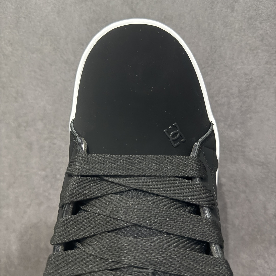 图片[8]-【公司级】街头装品牌 DCSHOECOUSA时尚鞋子男女鞋休闲板鞋低帮圆头百搭 琉凤大底耐磨滑板鞋皮质运动舒适BMX板鞋DC 鞋型经典百搭，低帮系带设计，皮革鞋面，装饰品牌字母LOGO，橡胶鞋底，防滑耐磨轻便，脚感舒适，时髦百搭。 DC/DCShoes就是DCSHOECOUSA，DC Shoes是美国滑板品牌，是很潮的运动品牌。此次 DCSHOES 续写 CBGB 的传奇故事，从 CBGB 中汲取创意灵感融入到产品设计之中，采用具有浓厚街头文化气息的特殊图案传递品牌理念，备受街头爱好者及潮流青年的青睐，品牌粉丝遍布全球。随着极限运动热潮在中国愈演愈烈，如今 DCSHOES 正式重回中国市场，致力为中国的极限运动与街头文化赋予全新生命力。 尺码：36-45-选品中心