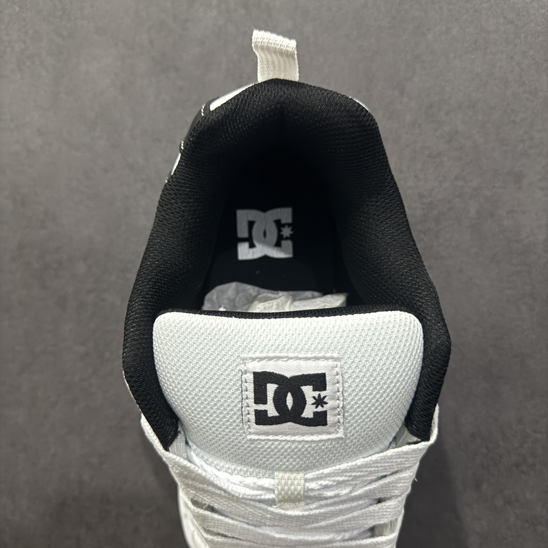 图片[7]-【公司级】街头装品牌 DCSHOECOUSA时尚鞋子男女鞋休闲板鞋低帮圆头百搭 琉凤大底耐磨滑板鞋皮质运动舒适BMX板鞋DC 鞋型经典百搭，低帮系带设计，皮革鞋面，装饰品牌字母LOGO，橡胶鞋底，防滑耐磨轻便，脚感舒适，时髦百搭。 DC/DCShoes就是DCSHOECOUSA，DC Shoes是美国滑板品牌，是很潮的运动品牌。此次 DCSHOES 续写 CBGB 的传奇故事，从 CBGB 中汲取创意灵感融入到产品设计之中，采用具有浓厚街头文化气息的特殊图案传递品牌理念，备受街头爱好者及潮流青年的青睐，品牌粉丝遍布全球。随着极限运动热潮在中国愈演愈烈，如今 DCSHOES 正式重回中国市场，致力为中国的极限运动与街头文化赋予全新生命力。 尺码：36-45-选品中心