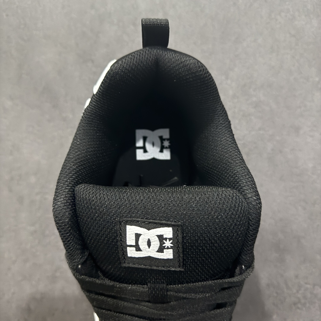 图片[7]-【公司级】街头装品牌 DCSHOECOUSA时尚鞋子男女鞋休闲板鞋低帮圆头百搭 琉凤大底耐磨滑板鞋皮质运动舒适BMX板鞋DC 鞋型经典百搭，低帮系带设计，皮革鞋面，装饰品牌字母LOGO，橡胶鞋底，防滑耐磨轻便，脚感舒适，时髦百搭。 DC/DCShoes就是DCSHOECOUSA，DC Shoes是美国滑板品牌，是很潮的运动品牌。此次 DCSHOES 续写 CBGB 的传奇故事，从 CBGB 中汲取创意灵感融入到产品设计之中，采用具有浓厚街头文化气息的特殊图案传递品牌理念，备受街头爱好者及潮流青年的青睐，品牌粉丝遍布全球。随着极限运动热潮在中国愈演愈烈，如今 DCSHOES 正式重回中国市场，致力为中国的极限运动与街头文化赋予全新生命力。 尺码：36-45-选品中心