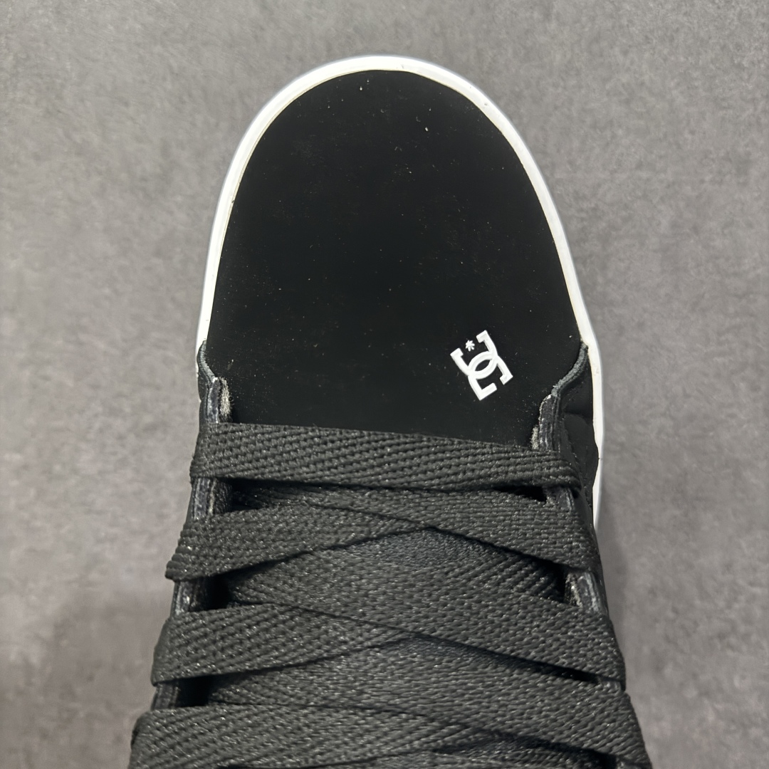 图片[8]-【公司级】街头装品牌 DCSHOECOUSA时尚鞋子男女鞋休闲板鞋低帮圆头百搭 琉凤大底耐磨滑板鞋皮质运动舒适BMX板鞋DC 鞋型经典百搭，低帮系带设计，皮革鞋面，装饰品牌字母LOGO，橡胶鞋底，防滑耐磨轻便，脚感舒适，时髦百搭。 DC/DCShoes就是DCSHOECOUSA，DC Shoes是美国滑板品牌，是很潮的运动品牌。此次 DCSHOES 续写 CBGB 的传奇故事，从 CBGB 中汲取创意灵感融入到产品设计之中，采用具有浓厚街头文化气息的特殊图案传递品牌理念，备受街头爱好者及潮流青年的青睐，品牌粉丝遍布全球。随着极限运动热潮在中国愈演愈烈，如今 DCSHOES 正式重回中国市场，致力为中国的极限运动与街头文化赋予全新生命力。 尺码：36-45-选品中心