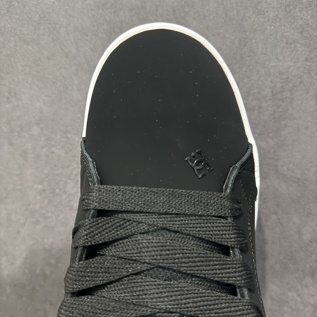 图片[8]-【公司级】街头装品牌 DCSHOECOUSA时尚鞋子男女鞋休闲板鞋低帮圆头百搭 琉凤大底耐磨滑板鞋皮质运动舒适BMX板鞋DC 鞋型经典百搭，低帮系带设计，皮革鞋面，装饰品牌字母LOGO，橡胶鞋底，防滑耐磨轻便，脚感舒适，时髦百搭。 DC/DCShoes就是DCSHOECOUSA，DC Shoes是美国滑板品牌，是很潮的运动品牌。此次 DCSHOES 续写 CBGB 的传奇故事，从 CBGB 中汲取创意灵感融入到产品设计之中，采用具有浓厚街头文化气息的特殊图案传递品牌理念，备受街头爱好者及潮流青年的青睐，品牌粉丝遍布全球。随着极限运动热潮在中国愈演愈烈，如今 DCSHOES 正式重回中国市场，致力为中国的极限运动与街头文化赋予全新生命力。 尺码：36-45-选品中心