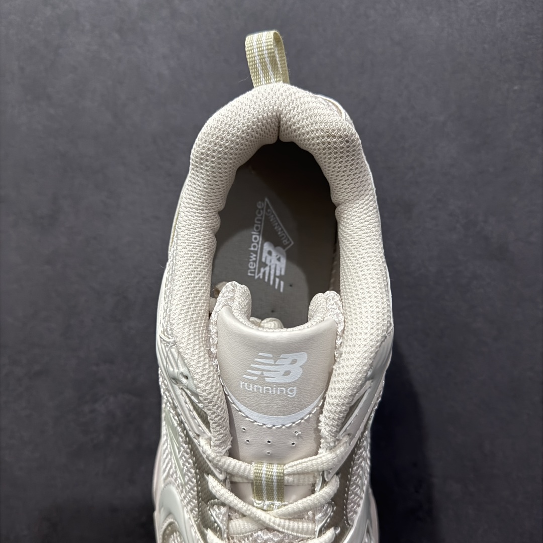 图片[7]-【纯原性价比】New Balance 530 NB530 男女休闲慢跑鞋 MR530AA1 大厂出品 所有配色都是原鞋开发 超正版型 超高清洁度和品质 价格更具性价比 实体代购专用订单 配套商长期套现长期补货 全新货品 正常出厂触屏不到的单价 超级跑量款 全套原楦原纸板原厂数据开发 进口三明治网面 原装进口翻毛皮料正确绒感卡色 正确中底拉帮中底网布细节 采用轻质牛剖革拼接透气网眼衬垫织物鞋面材质 T-Beam大底提供足步弓支撑 保持步态稳定 后跟搭载外露缓震胶 鞋身整体以各种深浅不一的灰色覆盖 鞋头以淡蓝色调装饰 网眼衬垫通过不规律的色块实现做旧的美感 泛黄的鞋底更是进一步增添了复古气息 尺码：36 37 37.5 38 38.5 39.5 40 40.5 41.5 42 42.5 43 44 44.5 45-选品中心