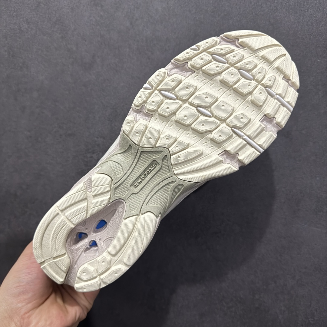 图片[9]-【纯原性价比】New Balance 530 NB530 男女休闲慢跑鞋 MR530AA1 大厂出品 所有配色都是原鞋开发 超正版型 超高清洁度和品质 价格更具性价比 实体代购专用订单 配套商长期套现长期补货 全新货品 正常出厂触屏不到的单价 超级跑量款 全套原楦原纸板原厂数据开发 进口三明治网面 原装进口翻毛皮料正确绒感卡色 正确中底拉帮中底网布细节 采用轻质牛剖革拼接透气网眼衬垫织物鞋面材质 T-Beam大底提供足步弓支撑 保持步态稳定 后跟搭载外露缓震胶 鞋身整体以各种深浅不一的灰色覆盖 鞋头以淡蓝色调装饰 网眼衬垫通过不规律的色块实现做旧的美感 泛黄的鞋底更是进一步增添了复古气息 尺码：36 37 37.5 38 38.5 39.5 40 40.5 41.5 42 42.5 43 44 44.5 45-选品中心
