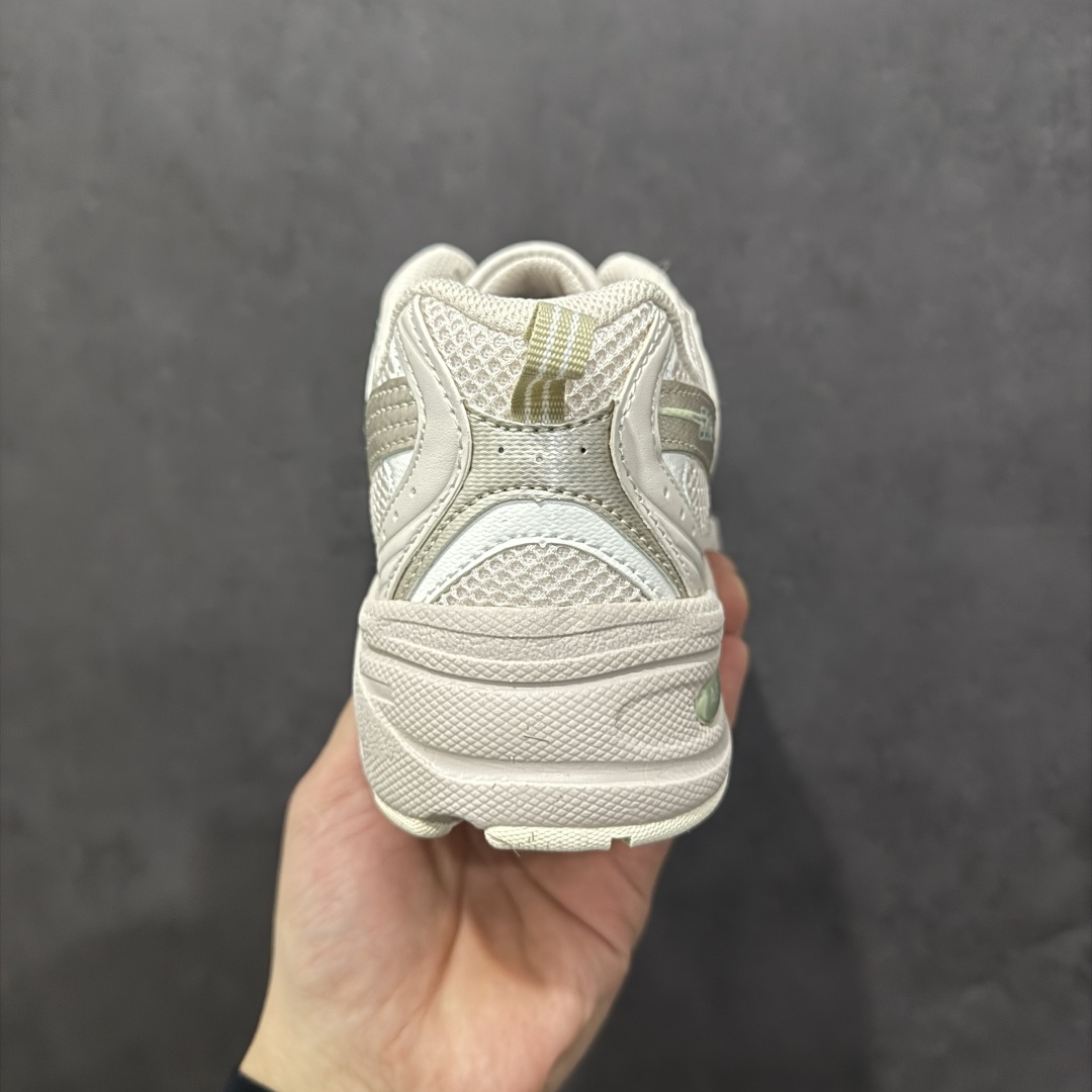 图片[4]-【纯原性价比】New Balance 530 NB530 男女休闲慢跑鞋 MR530AA1 大厂出品 所有配色都是原鞋开发 超正版型 超高清洁度和品质 价格更具性价比 实体代购专用订单 配套商长期套现长期补货 全新货品 正常出厂触屏不到的单价 超级跑量款 全套原楦原纸板原厂数据开发 进口三明治网面 原装进口翻毛皮料正确绒感卡色 正确中底拉帮中底网布细节 采用轻质牛剖革拼接透气网眼衬垫织物鞋面材质 T-Beam大底提供足步弓支撑 保持步态稳定 后跟搭载外露缓震胶 鞋身整体以各种深浅不一的灰色覆盖 鞋头以淡蓝色调装饰 网眼衬垫通过不规律的色块实现做旧的美感 泛黄的鞋底更是进一步增添了复古气息 尺码：36 37 37.5 38 38.5 39.5 40 40.5 41.5 42 42.5 43 44 44.5 45-选品中心