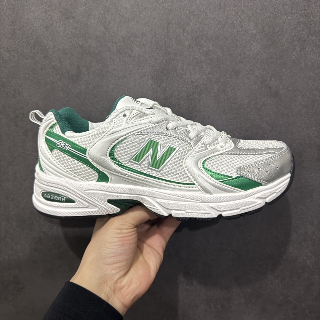 图片[21]-【纯原性价比】New Balance 530 NB530 男女休闲慢跑鞋 MR530FW1 大厂出品 所有配色都是原鞋开发 超正版型 超高清洁度和品质 价格更具性价比 实体代购专用订单 配套商长期套现长期补货 全新货品 正常出厂触屏不到的单价 超级跑量款 全套原楦原纸板原厂数据开发 进口三明治网面 原装进口翻毛皮料正确绒感卡色 正确中底拉帮中底网布细节 采用轻质牛剖革拼接透气网眼衬垫织物鞋面材质 T-Beam大底提供足步弓支撑 保持步态稳定 后跟搭载外露缓震胶 鞋身整体以各种深浅不一的灰色覆盖 鞋头以淡蓝色调装饰 网眼衬垫通过不规律的色块实现做旧的美感 泛黄的鞋底更是进一步增添了复古气息 尺码：36 37 37.5 38 38.5 39.5 40 40.5 41.5 42 42.5 43 44 44.5 45-选品中心