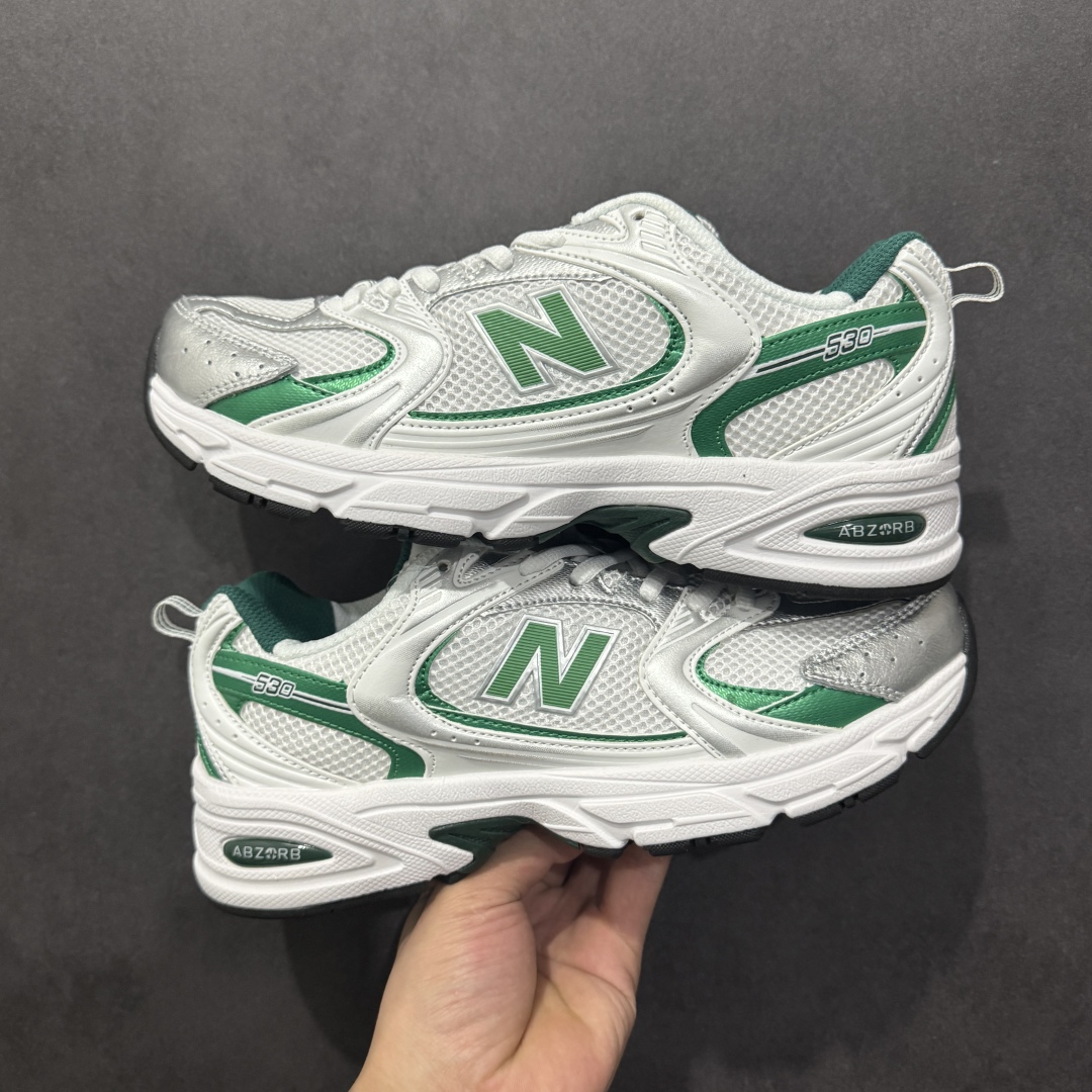 图片[21]-【纯原性价比】New Balance 530 NB530 男女休闲慢跑鞋 MR530FW1 大厂出品 所有配色都是原鞋开发 超正版型 超高清洁度和品质 价格更具性价比 实体代购专用订单 配套商长期套现长期补货 全新货品 正常出厂触屏不到的单价 超级跑量款 全套原楦原纸板原厂数据开发 进口三明治网面 原装进口翻毛皮料正确绒感卡色 正确中底拉帮中底网布细节 采用轻质牛剖革拼接透气网眼衬垫织物鞋面材质 T-Beam大底提供足步弓支撑 保持步态稳定 后跟搭载外露缓震胶 鞋身整体以各种深浅不一的灰色覆盖 鞋头以淡蓝色调装饰 网眼衬垫通过不规律的色块实现做旧的美感 泛黄的鞋底更是进一步增添了复古气息 尺码：36 37 37.5 38 38.5 39.5 40 40.5 41.5 42 42.5 43 44 44.5 45-选品中心