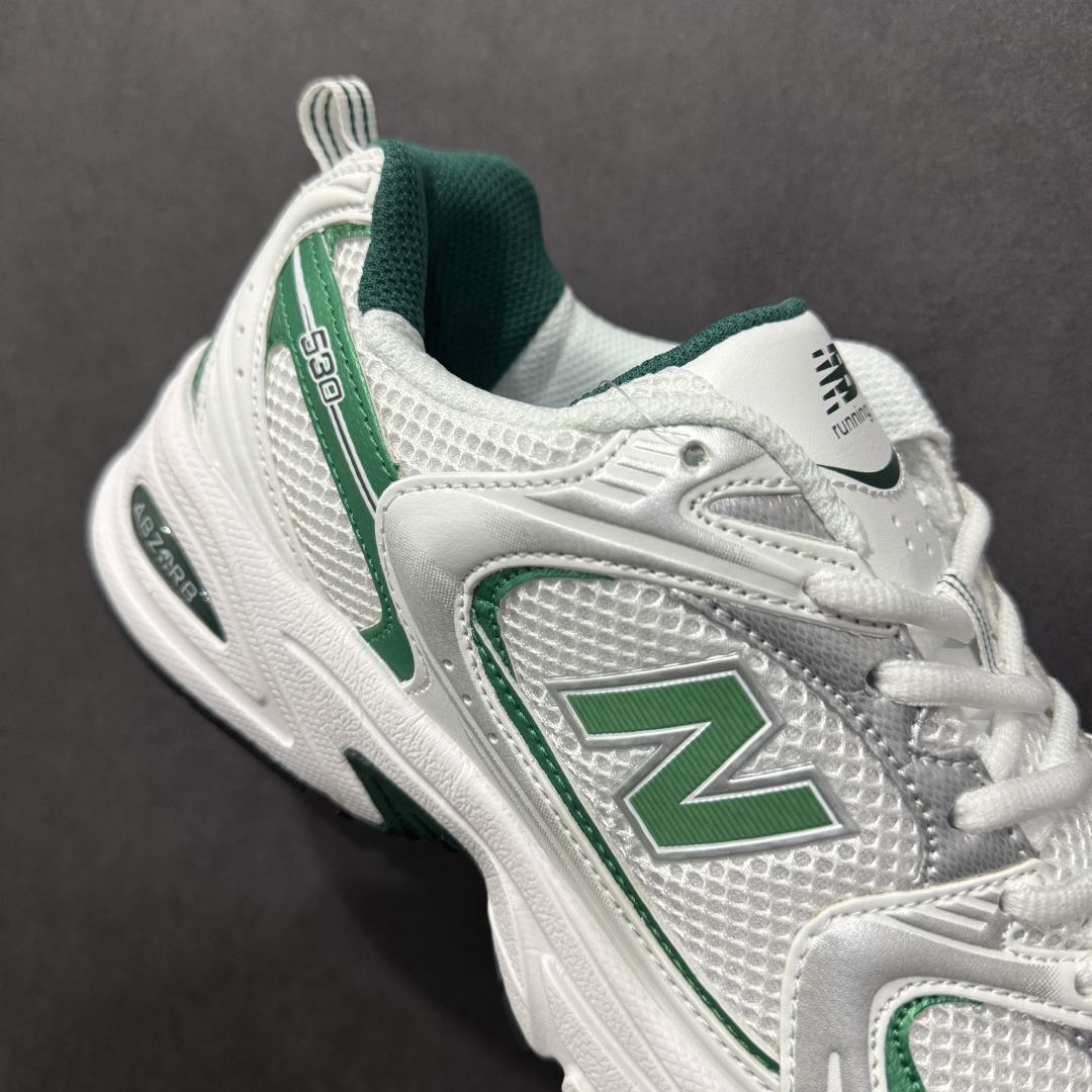图片[6]-【纯原性价比】New Balance 530 NB530 男女休闲慢跑鞋 MR530ENG 大厂出品 所有配色都是原鞋开发 超正版型 超高清洁度和品质 价格更具性价比 实体代购专用订单 配套商长期套现长期补货 全新货品 正常出厂触屏不到的单价 超级跑量款 全套原楦原纸板原厂数据开发 进口三明治网面 原装进口翻毛皮料正确绒感卡色 正确中底拉帮中底网布细节 采用轻质牛剖革拼接透气网眼衬垫织物鞋面材质 T-Beam大底提供足步弓支撑 保持步态稳定 后跟搭载外露缓震胶 鞋身整体以各种深浅不一的灰色覆盖 鞋头以淡蓝色调装饰 网眼衬垫通过不规律的色块实现做旧的美感 泛黄的鞋底更是进一步增添了复古气息 尺码：36 37 37.5 38 38.5 39.5 40 40.5 41.5 42 42.5 43 44 44.5 45-选品中心
