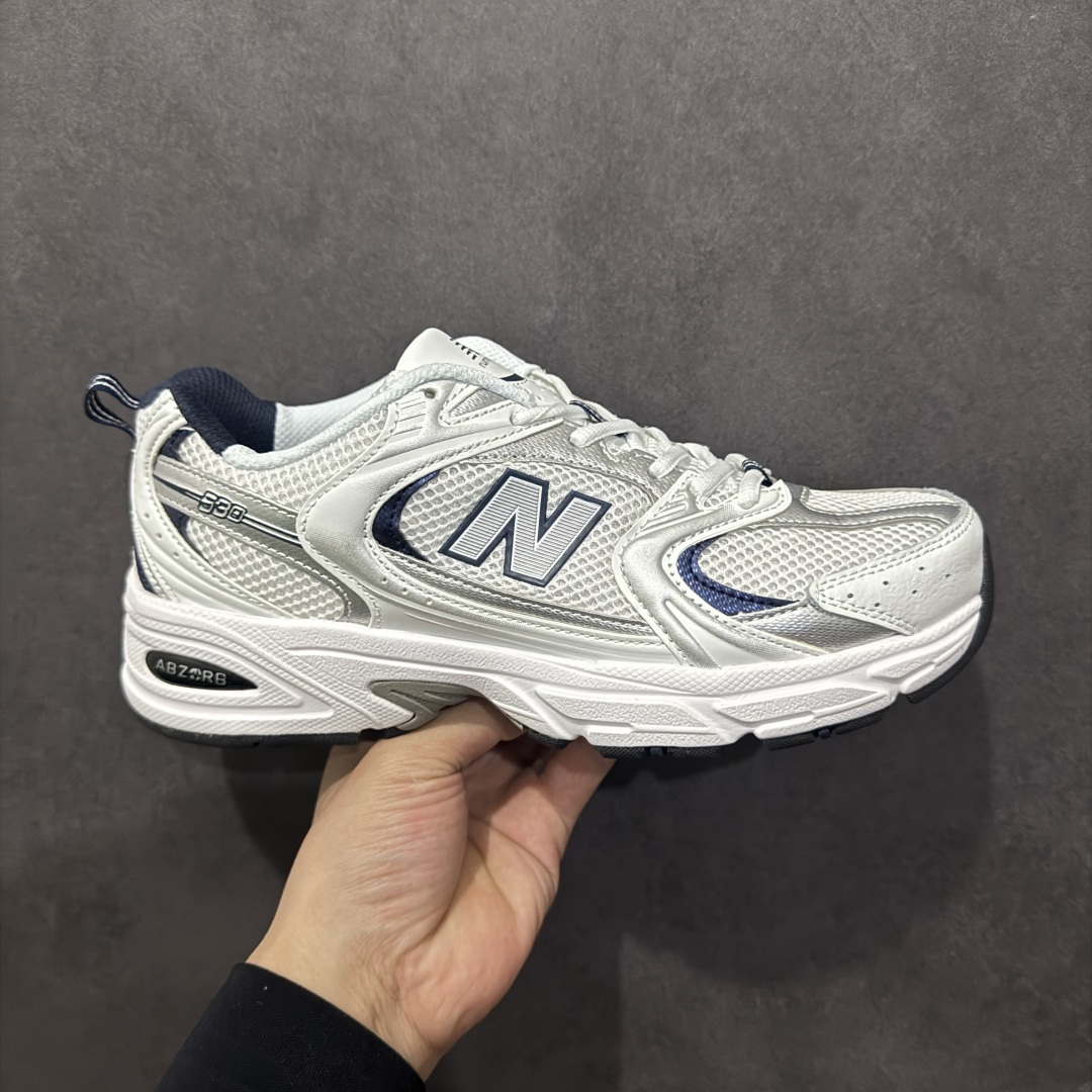 【纯原性价比】New Balance 530 NB530 男女休闲慢跑鞋 MR530SG 大厂出品 所有配色都是原鞋开发 超正版型 超高清洁度和品质 价格更具性价比 实体代购专用订单 配套商长期套现长期补货 全新货品 正常出厂触屏不到的单价 超级跑量款 全套原楦原纸板原厂数据开发 进口三明治网面 原装进口翻毛皮料正确绒感卡色 正确中底拉帮中底网布细节 采用轻质牛剖革拼接透气网眼衬垫织物鞋面材质 T-Beam大底提供足步弓支撑 保持步态稳定 后跟搭载外露缓震胶 鞋身整体以各种深浅不一的灰色覆盖 鞋头以淡蓝色调装饰 网眼衬垫通过不规律的色块实现做旧的美感 泛黄的鞋底更是进一步增添了复古气息 尺码：36 37 37.5 38 38.5 39.5 40 40.5 41.5 42 42.5 43 44 44.5 45-选品中心