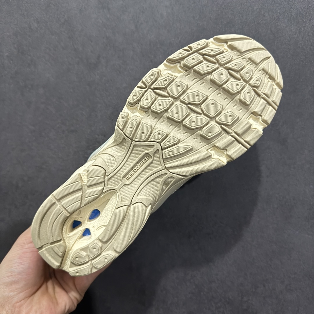 图片[9]-【纯原性价比】New Balance 530 NB530 男女休闲慢跑鞋 MR530AA 大厂出品 所有配色都是原鞋开发 超正版型 超高清洁度和品质 价格更具性价比 实体代购专用订单 配套商长期套现长期补货 全新货品 正常出厂触屏不到的单价 超级跑量款 全套原楦原纸板原厂数据开发 进口三明治网面 原装进口翻毛皮料正确绒感卡色 正确中底拉帮中底网布细节 采用轻质牛剖革拼接透气网眼衬垫织物鞋面材质 T-Beam大底提供足步弓支撑 保持步态稳定 后跟搭载外露缓震胶 鞋身整体以各种深浅不一的灰色覆盖 鞋头以淡蓝色调装饰 网眼衬垫通过不规律的色块实现做旧的美感 泛黄的鞋底更是进一步增添了复古气息 尺码：36 37 37.5 38 38.5 39.5 40 40.5 41.5 42 42.5 43 44 44.5 45-选品中心