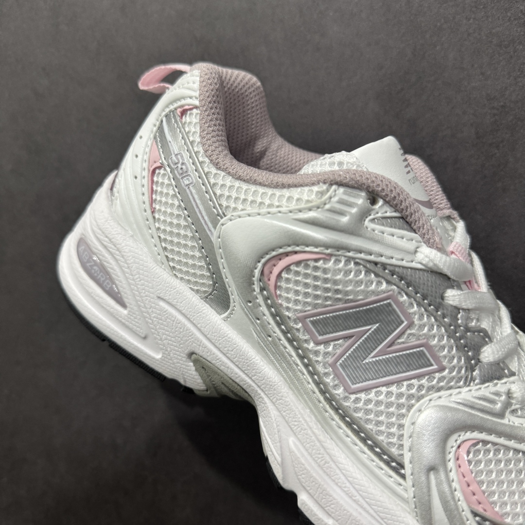 图片[6]-【纯原性价比】New Balance 530 NB530 男女休闲慢跑鞋 MR530SGC 大厂出品 所有配色都是原鞋开发 超正版型 超高清洁度和品质 价格更具性价比 实体代购专用订单 配套商长期套现长期补货 全新货品 正常出厂触屏不到的单价 超级跑量款 全套原楦原纸板原厂数据开发 进口三明治网面 原装进口翻毛皮料正确绒感卡色 正确中底拉帮中底网布细节 采用轻质牛剖革拼接透气网眼衬垫织物鞋面材质 T-Beam大底提供足步弓支撑 保持步态稳定 后跟搭载外露缓震胶 鞋身整体以各种深浅不一的灰色覆盖 鞋头以淡蓝色调装饰 网眼衬垫通过不规律的色块实现做旧的美感 泛黄的鞋底更是进一步增添了复古气息 尺码：36 37 37.5 38 38.5 39.5 40 40.5 41.5 42 42.5 43 44 44.5 45-选品中心
