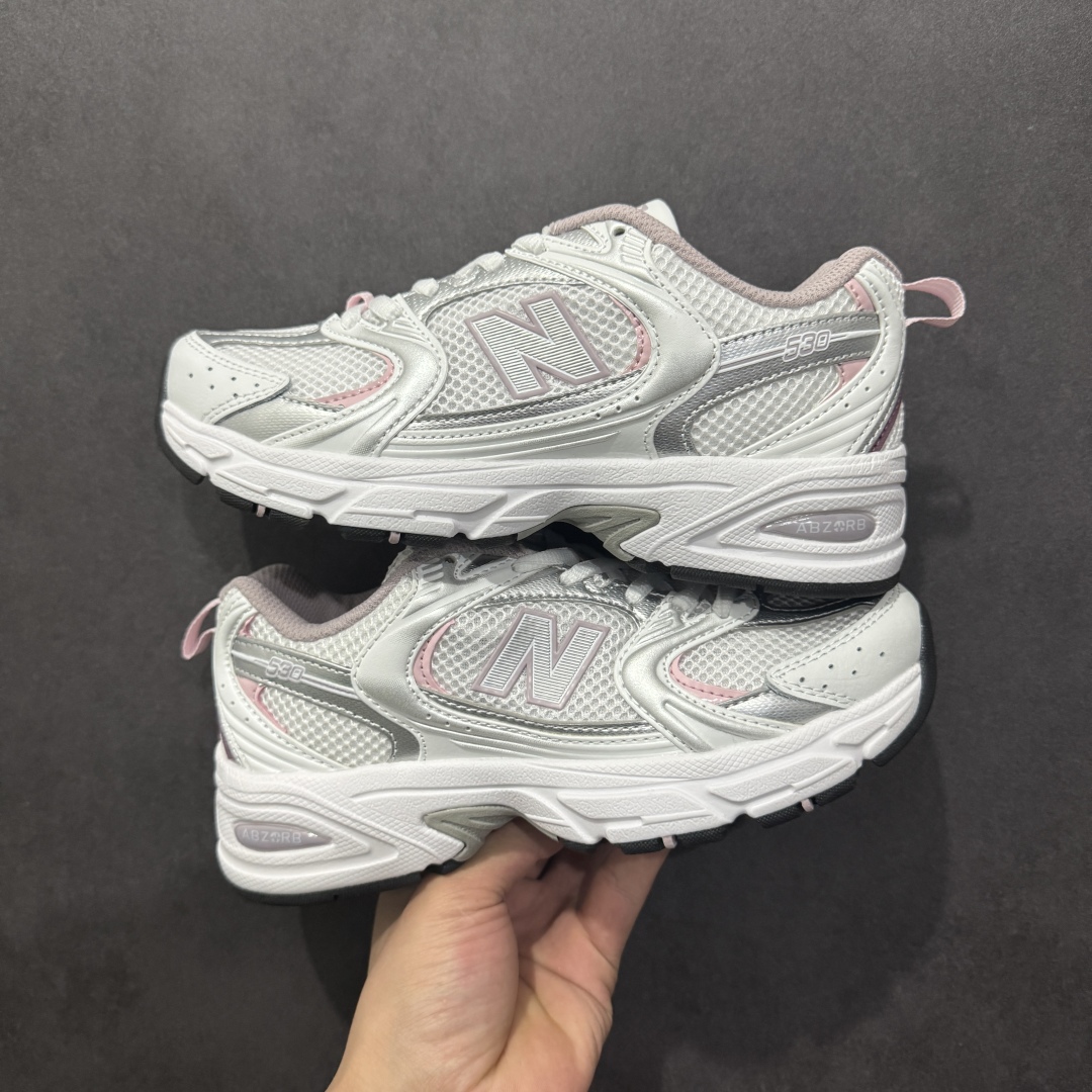 图片[17]-【纯原性价比】New Balance 530 NB530 男女休闲慢跑鞋 MR530FW1 大厂出品 所有配色都是原鞋开发 超正版型 超高清洁度和品质 价格更具性价比 实体代购专用订单 配套商长期套现长期补货 全新货品 正常出厂触屏不到的单价 超级跑量款 全套原楦原纸板原厂数据开发 进口三明治网面 原装进口翻毛皮料正确绒感卡色 正确中底拉帮中底网布细节 采用轻质牛剖革拼接透气网眼衬垫织物鞋面材质 T-Beam大底提供足步弓支撑 保持步态稳定 后跟搭载外露缓震胶 鞋身整体以各种深浅不一的灰色覆盖 鞋头以淡蓝色调装饰 网眼衬垫通过不规律的色块实现做旧的美感 泛黄的鞋底更是进一步增添了复古气息 尺码：36 37 37.5 38 38.5 39.5 40 40.5 41.5 42 42.5 43 44 44.5 45-选品中心