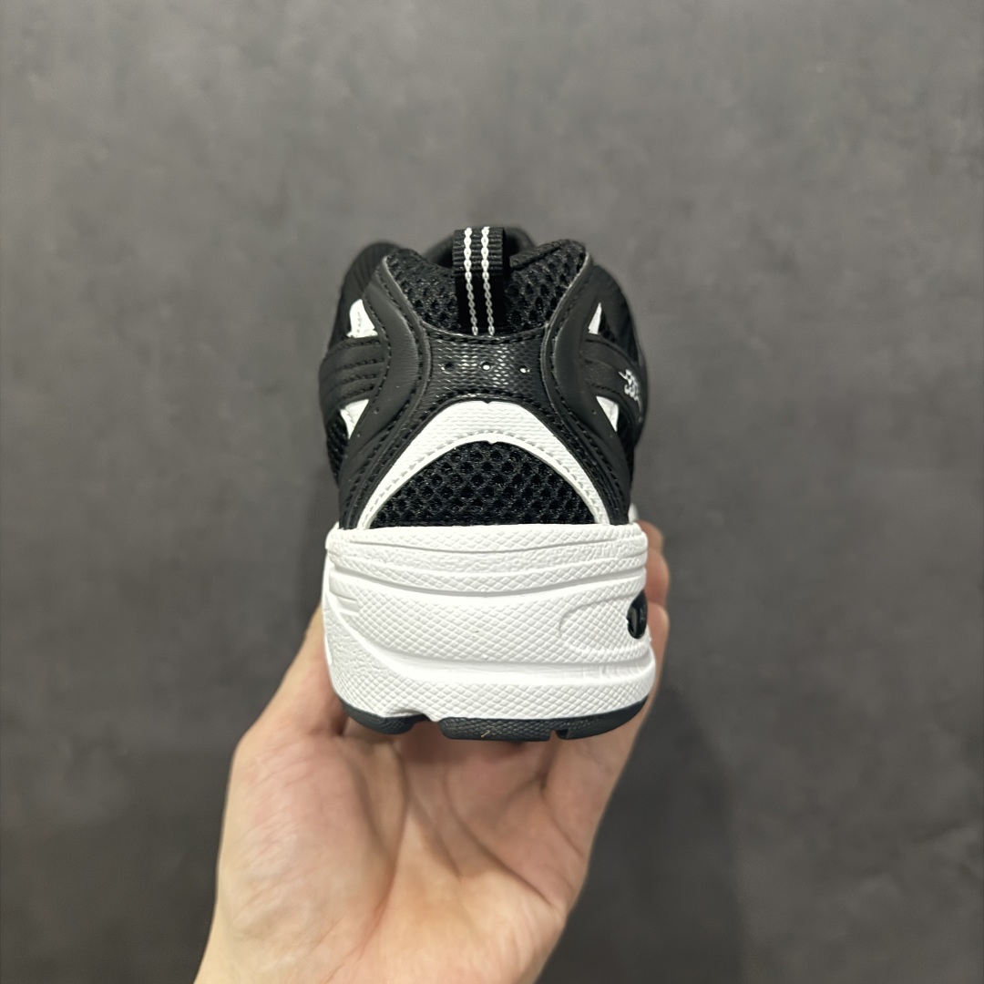 图片[4]-【纯原性价比】New Balance 530 NB530 男女休闲慢跑鞋 MR530SD 大厂出品 所有配色都是原鞋开发 超正版型 超高清洁度和品质 价格更具性价比 实体代购专用订单 配套商长期套现长期补货 全新货品 正常出厂触屏不到的单价 超级跑量款 全套原楦原纸板原厂数据开发 进口三明治网面 原装进口翻毛皮料正确绒感卡色 正确中底拉帮中底网布细节 采用轻质牛剖革拼接透气网眼衬垫织物鞋面材质 T-Beam大底提供足步弓支撑 保持步态稳定 后跟搭载外露缓震胶 鞋身整体以各种深浅不一的灰色覆盖 鞋头以淡蓝色调装饰 网眼衬垫通过不规律的色块实现做旧的美感 泛黄的鞋底更是进一步增添了复古气息 尺码：36 37 37.5 38 38.5 39.5 40 40.5 41.5 42 42.5 43 44 44.5 45-选品中心