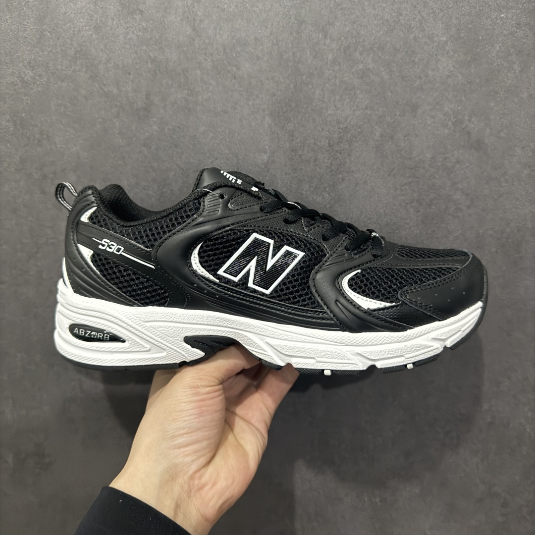 【纯原性价比】New Balance 530 NB530 男女休闲慢跑鞋 MR530SD 大厂出品 所有配色都是原鞋开发 超正版型 超高清洁度和品质 价格更具性价比 实体代购专用订单 配套商长期套现长期补货 全新货品 正常出厂触屏不到的单价 超级跑量款 全套原楦原纸板原厂数据开发 进口三明治网面 原装进口翻毛皮料正确绒感卡色 正确中底拉帮中底网布细节 采用轻质牛剖革拼接透气网眼衬垫织物鞋面材质 T-Beam大底提供足步弓支撑 保持步态稳定 后跟搭载外露缓震胶 鞋身整体以各种深浅不一的灰色覆盖 鞋头以淡蓝色调装饰 网眼衬垫通过不规律的色块实现做旧的美感 泛黄的鞋底更是进一步增添了复古气息 尺码:36 37 37.5 38 38.5 39.5 40 40.5 41.5 42 42.5 43 44 44.5 45-选品中心