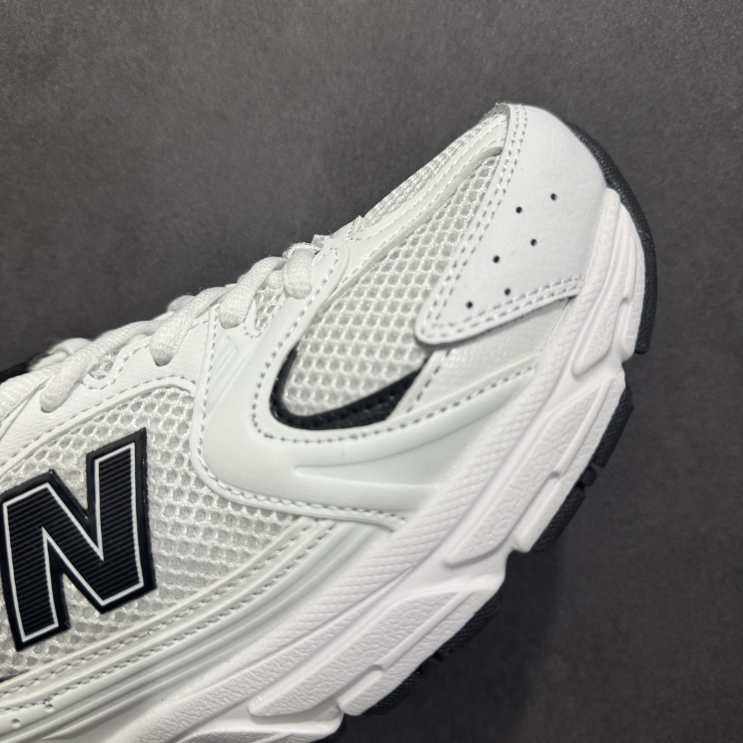图片[5]-【纯原性价比】New Balance 530 NB530 男女休闲慢跑鞋 MR530EWB 大厂出品 所有配色都是原鞋开发 超正版型 超高清洁度和品质 价格更具性价比 实体代购专用订单 配套商长期套现长期补货 全新货品 正常出厂触屏不到的单价 超级跑量款 全套原楦原纸板原厂数据开发 进口三明治网面 原装进口翻毛皮料正确绒感卡色 正确中底拉帮中底网布细节 采用轻质牛剖革拼接透气网眼衬垫织物鞋面材质 T-Beam大底提供足步弓支撑 保持步态稳定 后跟搭载外露缓震胶 鞋身整体以各种深浅不一的灰色覆盖 鞋头以淡蓝色调装饰 网眼衬垫通过不规律的色块实现做旧的美感 泛黄的鞋底更是进一步增添了复古气息 尺码：36 37 37.5 38 38.5 39.5 40 40.5 41.5 42 42.5 43 44 44.5 45-选品中心