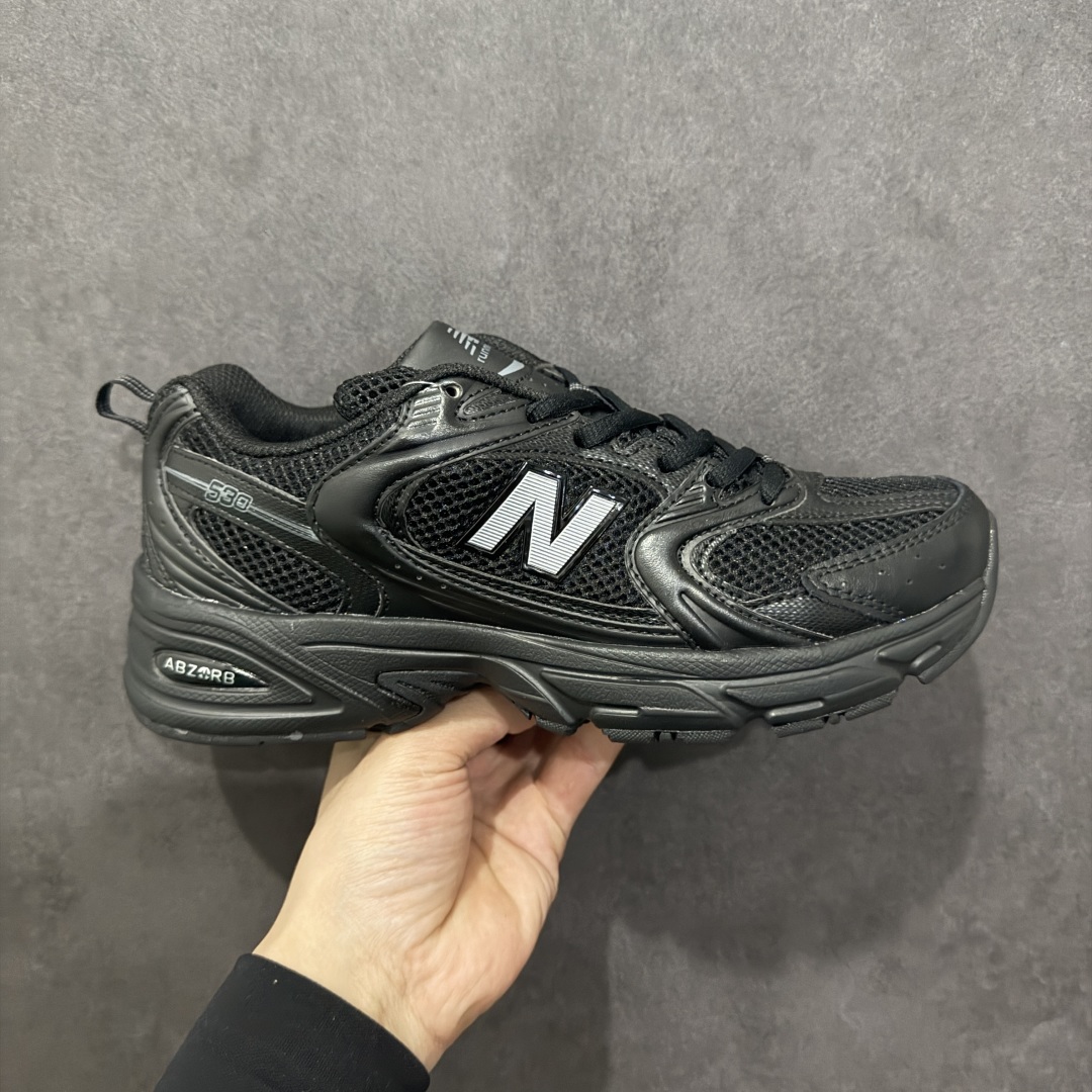 【纯原性价比】New Balance 530 NB530 男女休闲慢跑鞋 MR530FB1 大厂出品 所有配色都是原鞋开发 超正版型 超高清洁度和品质 价格更具性价比 实体代购专用订单 配套商长期套现长期补货 全新货品 正常出厂触屏不到的单价 超级跑量款 全套原楦原纸板原厂数据开发 进口三明治网面 原装进口翻毛皮料正确绒感卡色 正确中底拉帮中底网布细节 采用轻质牛剖革拼接透气网眼衬垫织物鞋面材质 T-Beam大底提供足步弓支撑 保持步态稳定 后跟搭载外露缓震胶 鞋身整体以各种深浅不一的灰色覆盖 鞋头以淡蓝色调装饰 网眼衬垫通过不规律的色块实现做旧的美感 泛黄的鞋底更是进一步增添了复古气息 尺码:36 37 37.5 38 38.5 39.5 40 40.5 41.5 42 42.5 43 44 44.5 45-选品中心