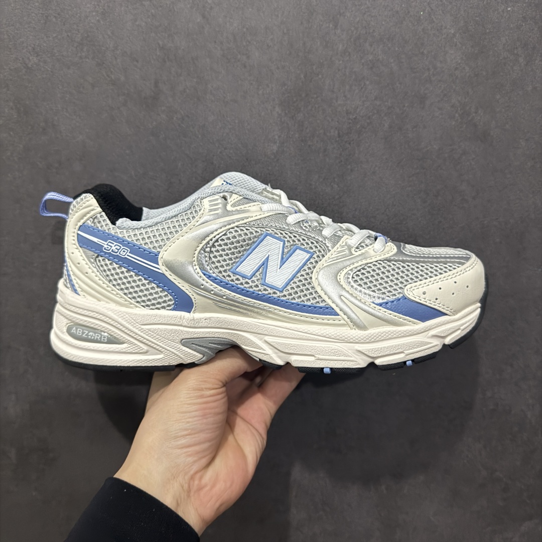 【纯原性价比】New Balance 530 NB530 男女休闲慢跑鞋 MR530KC 大厂出品 所有配色都是原鞋开发 超正版型 超高清洁度和品质 价格更具性价比 实体代购专用订单 配套商长期套现长期补货 全新货品 正常出厂触屏不到的单价 超级跑量款 全套原楦原纸板原厂数据开发 进口三明治网面 原装进口翻毛皮料正确绒感卡色 正确中底拉帮中底网布细节 采用轻质牛剖革拼接透气网眼衬垫织物鞋面材质 T-Beam大底提供足步弓支撑 保持步态稳定 后跟搭载外露缓震胶 鞋身整体以各种深浅不一的灰色覆盖 鞋头以淡蓝色调装饰 网眼衬垫通过不规律的色块实现做旧的美感 泛黄的鞋底更是进一步增添了复古气息 尺码：36 37 37.5 38 38.5 39.5 40 40.5 41.5 42 42.5 43 44 44.5 45-选品中心