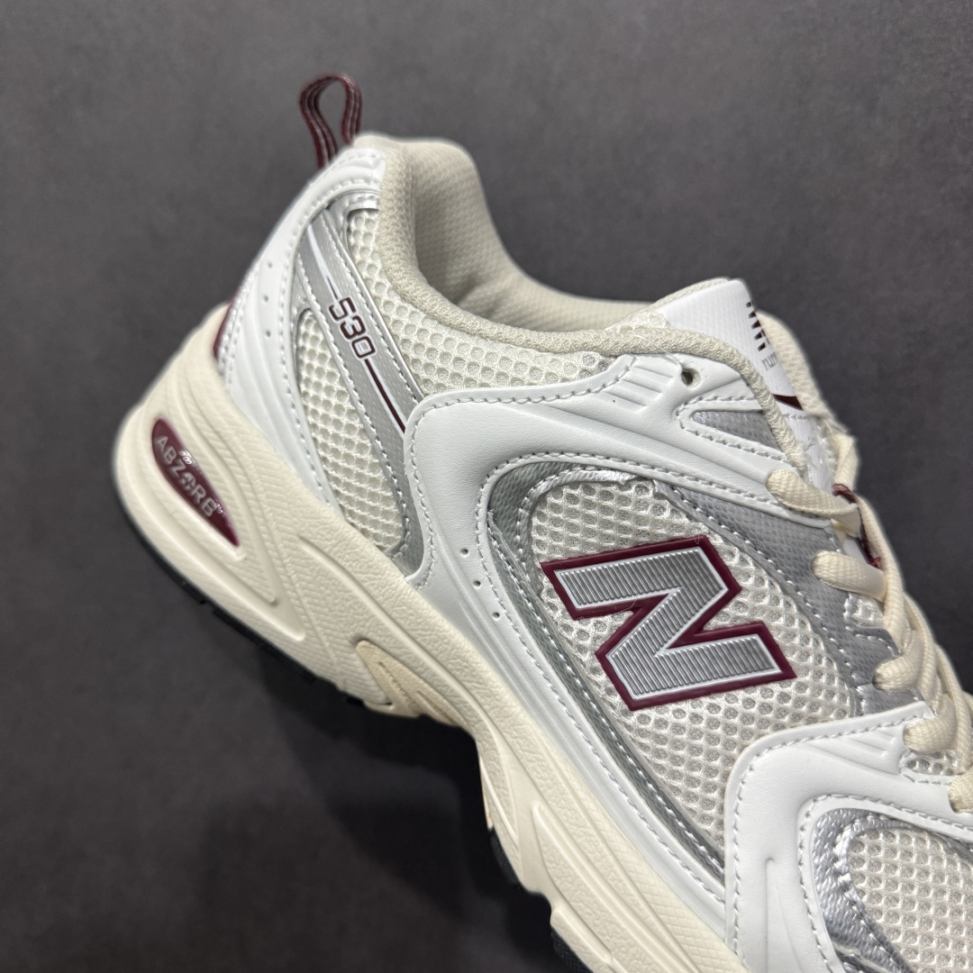 图片[6]-【纯原性价比】New Balance 530 NB530 男女休闲慢跑鞋 MR530SZ 大厂出品 所有配色都是原鞋开发 超正版型 超高清洁度和品质 价格更具性价比 实体代购专用订单 配套商长期套现长期补货 全新货品 正常出厂触屏不到的单价 超级跑量款 全套原楦原纸板原厂数据开发 进口三明治网面 原装进口翻毛皮料正确绒感卡色 正确中底拉帮中底网布细节 采用轻质牛剖革拼接透气网眼衬垫织物鞋面材质 T-Beam大底提供足步弓支撑 保持步态稳定 后跟搭载外露缓震胶 鞋身整体以各种深浅不一的灰色覆盖 鞋头以淡蓝色调装饰 网眼衬垫通过不规律的色块实现做旧的美感 泛黄的鞋底更是进一步增添了复古气息 尺码：36 37 37.5 38 38.5 39.5 40 40.5 41.5 42 42.5 43 44 44.5 45-选品中心