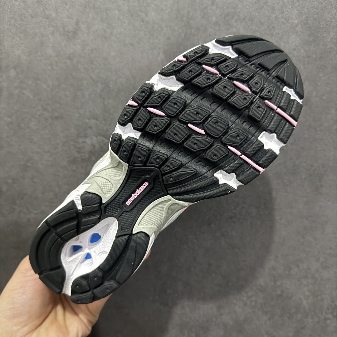 图片[9]-【纯原性价比】New Balance 530 NB530 男女休闲慢跑鞋 PZ530PK 大厂出品 所有配色都是原鞋开发 超正版型 超高清洁度和品质 价格更具性价比 实体代购专用订单 配套商长期套现长期补货 全新货品 正常出厂触屏不到的单价 超级跑量款 全套原楦原纸板原厂数据开发 进口三明治网面 原装进口翻毛皮料正确绒感卡色 正确中底拉帮中底网布细节 采用轻质牛剖革拼接透气网眼衬垫织物鞋面材质 T-Beam大底提供足步弓支撑 保持步态稳定 后跟搭载外露缓震胶 鞋身整体以各种深浅不一的灰色覆盖 鞋头以淡蓝色调装饰 网眼衬垫通过不规律的色块实现做旧的美感 泛黄的鞋底更是进一步增添了复古气息 尺码：36 37 37.5 38 38.5 39.5 40 40.5 41.5 42 42.5 43 44 44.5 45-选品中心