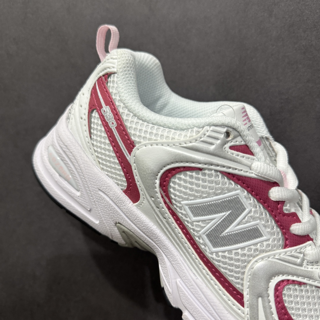 图片[6]-【纯原性价比】New Balance 530 NB530 男女休闲慢跑鞋 PZ530PK 大厂出品 所有配色都是原鞋开发 超正版型 超高清洁度和品质 价格更具性价比 实体代购专用订单 配套商长期套现长期补货 全新货品 正常出厂触屏不到的单价 超级跑量款 全套原楦原纸板原厂数据开发 进口三明治网面 原装进口翻毛皮料正确绒感卡色 正确中底拉帮中底网布细节 采用轻质牛剖革拼接透气网眼衬垫织物鞋面材质 T-Beam大底提供足步弓支撑 保持步态稳定 后跟搭载外露缓震胶 鞋身整体以各种深浅不一的灰色覆盖 鞋头以淡蓝色调装饰 网眼衬垫通过不规律的色块实现做旧的美感 泛黄的鞋底更是进一步增添了复古气息 尺码：36 37 37.5 38 38.5 39.5 40 40.5 41.5 42 42.5 43 44 44.5 45-选品中心