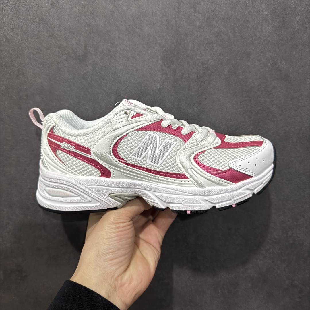 【纯原性价比】New Balance 530 NB530 男女休闲慢跑鞋 PZ530PK 大厂出品 所有配色都是原鞋开发 超正版型 超高清洁度和品质 价格更具性价比 实体代购专用订单 配套商长期套现长期补货 全新货品 正常出厂触屏不到的单价 超级跑量款 全套原楦原纸板原厂数据开发 进口三明治网面 原装进口翻毛皮料正确绒感卡色 正确中底拉帮中底网布细节 采用轻质牛剖革拼接透气网眼衬垫织物鞋面材质 T-Beam大底提供足步弓支撑 保持步态稳定 后跟搭载外露缓震胶 鞋身整体以各种深浅不一的灰色覆盖 鞋头以淡蓝色调装饰 网眼衬垫通过不规律的色块实现做旧的美感 泛黄的鞋底更是进一步增添了复古气息 尺码:36 37 37.5 38 38.5 39.5 40 40.5 41.5 42 42.5 43 44 44.5 45-选品中心