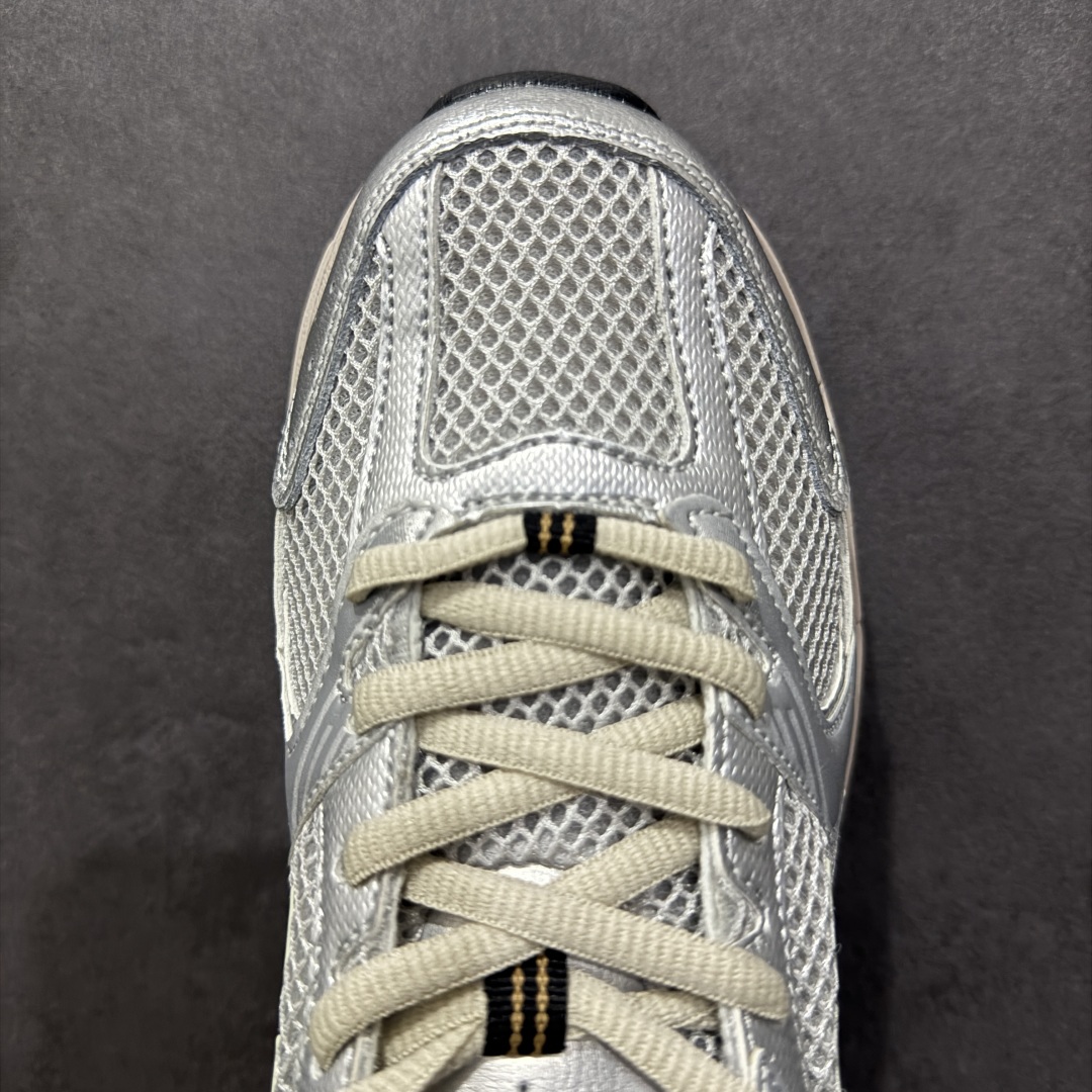 图片[8]-【纯原性价比】New Balance 530 NB530 男女休闲慢跑鞋 MR530KMW 大厂出品 所有配色都是原鞋开发 超正版型 超高清洁度和品质 价格更具性价比 实体代购专用订单 配套商长期套现长期补货 全新货品 正常出厂触屏不到的单价 超级跑量款 全套原楦原纸板原厂数据开发 进口三明治网面 原装进口翻毛皮料正确绒感卡色 正确中底拉帮中底网布细节 采用轻质牛剖革拼接透气网眼衬垫织物鞋面材质 T-Beam大底提供足步弓支撑 保持步态稳定 后跟搭载外露缓震胶 鞋身整体以各种深浅不一的灰色覆盖 鞋头以淡蓝色调装饰 网眼衬垫通过不规律的色块实现做旧的美感 泛黄的鞋底更是进一步增添了复古气息 尺码：36 37 37.5 38 38.5 39.5 40 40.5 41.5 42 42.5 43 44 44.5 45-选品中心