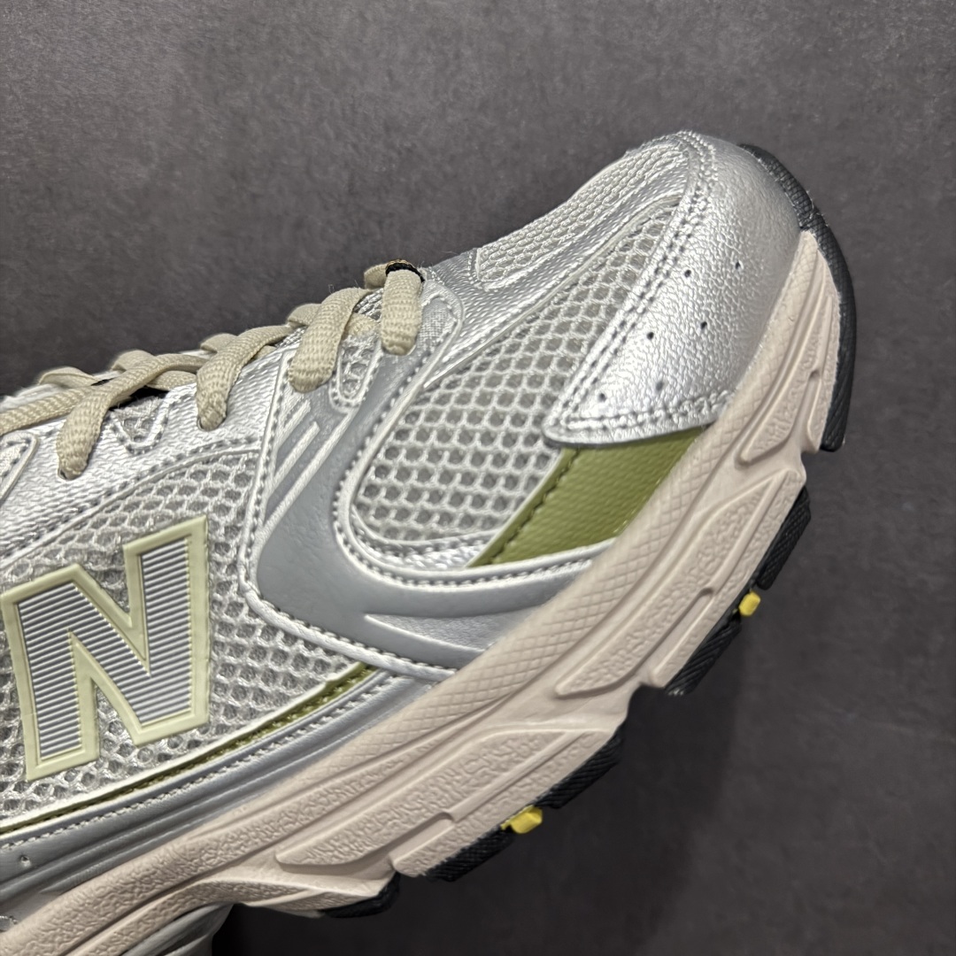 图片[5]-【纯原性价比】New Balance 530 NB530 男女休闲慢跑鞋 MR530KMW 大厂出品 所有配色都是原鞋开发 超正版型 超高清洁度和品质 价格更具性价比 实体代购专用订单 配套商长期套现长期补货 全新货品 正常出厂触屏不到的单价 超级跑量款 全套原楦原纸板原厂数据开发 进口三明治网面 原装进口翻毛皮料正确绒感卡色 正确中底拉帮中底网布细节 采用轻质牛剖革拼接透气网眼衬垫织物鞋面材质 T-Beam大底提供足步弓支撑 保持步态稳定 后跟搭载外露缓震胶 鞋身整体以各种深浅不一的灰色覆盖 鞋头以淡蓝色调装饰 网眼衬垫通过不规律的色块实现做旧的美感 泛黄的鞋底更是进一步增添了复古气息 尺码：36 37 37.5 38 38.5 39.5 40 40.5 41.5 42 42.5 43 44 44.5 45-选品中心