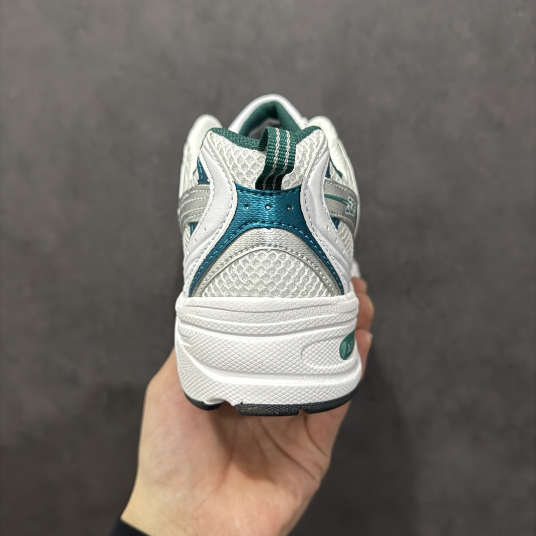 图片[4]-【纯原性价比】New Balance 530 NB530 男女休闲慢跑鞋 MR530AB 大厂出品 所有配色都是原鞋开发 超正版型 超高清洁度和品质 价格更具性价比 实体代购专用订单 配套商长期套现长期补货 全新货品 正常出厂触屏不到的单价 超级跑量款 全套原楦原纸板原厂数据开发 进口三明治网面 原装进口翻毛皮料正确绒感卡色 正确中底拉帮中底网布细节 采用轻质牛剖革拼接透气网眼衬垫织物鞋面材质 T-Beam大底提供足步弓支撑 保持步态稳定 后跟搭载外露缓震胶 鞋身整体以各种深浅不一的灰色覆盖 鞋头以淡蓝色调装饰 网眼衬垫通过不规律的色块实现做旧的美感 泛黄的鞋底更是进一步增添了复古气息 尺码：36 37 37.5 38 38.5 39.5 40 40.5 41.5 42 42.5 43 44 44.5 45-选品中心