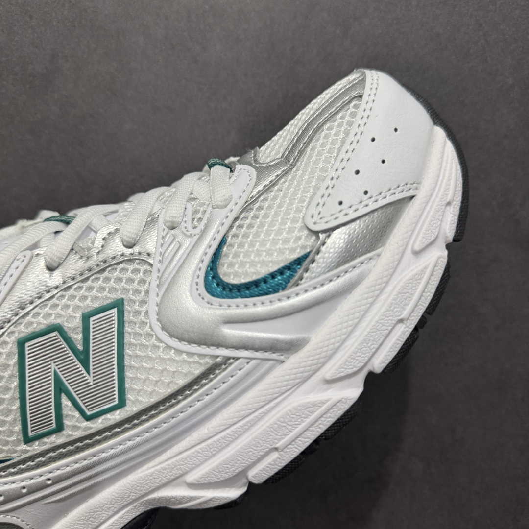 图片[5]-【纯原性价比】New Balance 530 NB530 男女休闲慢跑鞋 MR530AB 大厂出品 所有配色都是原鞋开发 超正版型 超高清洁度和品质 价格更具性价比 实体代购专用订单 配套商长期套现长期补货 全新货品 正常出厂触屏不到的单价 超级跑量款 全套原楦原纸板原厂数据开发 进口三明治网面 原装进口翻毛皮料正确绒感卡色 正确中底拉帮中底网布细节 采用轻质牛剖革拼接透气网眼衬垫织物鞋面材质 T-Beam大底提供足步弓支撑 保持步态稳定 后跟搭载外露缓震胶 鞋身整体以各种深浅不一的灰色覆盖 鞋头以淡蓝色调装饰 网眼衬垫通过不规律的色块实现做旧的美感 泛黄的鞋底更是进一步增添了复古气息 尺码：36 37 37.5 38 38.5 39.5 40 40.5 41.5 42 42.5 43 44 44.5 45-选品中心