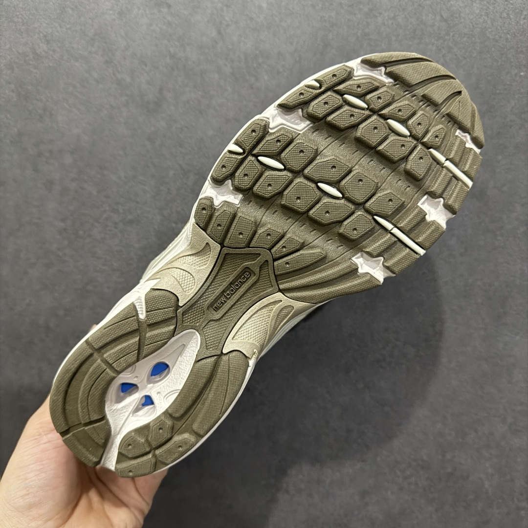 图片[9]-【纯原性价比】New Balance 530 NB530 男女休闲慢跑鞋 MR530KOB 大厂出品 所有配色都是原鞋开发 超正版型 超高清洁度和品质 价格更具性价比 实体代购专用订单 配套商长期套现长期补货 全新货品 正常出厂触屏不到的单价 超级跑量款 全套原楦原纸板原厂数据开发 进口三明治网面 原装进口翻毛皮料正确绒感卡色 正确中底拉帮中底网布细节 采用轻质牛剖革拼接透气网眼衬垫织物鞋面材质 T-Beam大底提供足步弓支撑 保持步态稳定 后跟搭载外露缓震胶 鞋身整体以各种深浅不一的灰色覆盖 鞋头以淡蓝色调装饰 网眼衬垫通过不规律的色块实现做旧的美感 泛黄的鞋底更是进一步增添了复古气息 尺码：36 37 37.5 38 38.5 39.5 40 40.5 41.5 42 42.5 43 44 44.5 45-选品中心