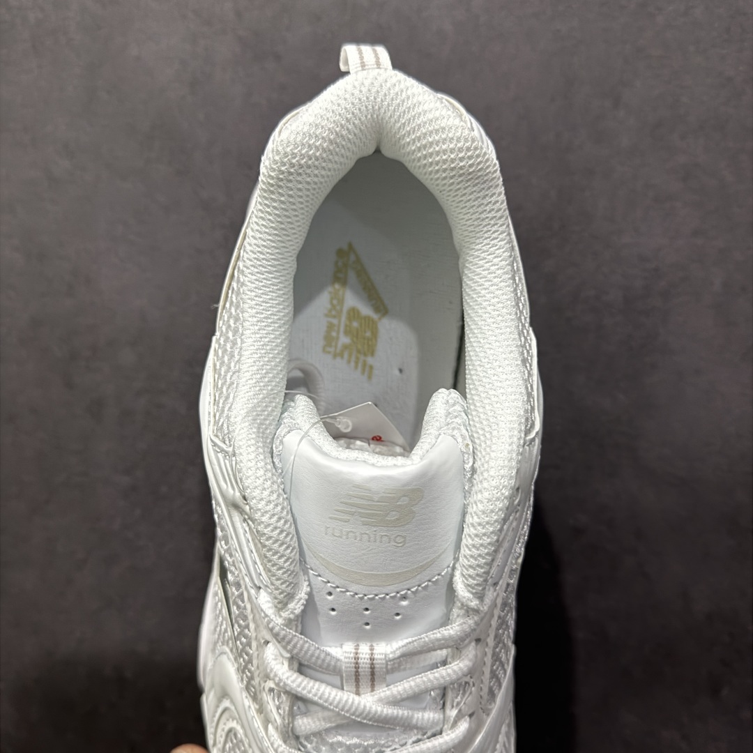 图片[7]-【纯原性价比】New Balance 530 NB530 男女休闲慢跑鞋 MR530FW1 大厂出品 所有配色都是原鞋开发 超正版型 超高清洁度和品质 价格更具性价比 实体代购专用订单 配套商长期套现长期补货 全新货品 正常出厂触屏不到的单价 超级跑量款 全套原楦原纸板原厂数据开发 进口三明治网面 原装进口翻毛皮料正确绒感卡色 正确中底拉帮中底网布细节 采用轻质牛剖革拼接透气网眼衬垫织物鞋面材质 T-Beam大底提供足步弓支撑 保持步态稳定 后跟搭载外露缓震胶 鞋身整体以各种深浅不一的灰色覆盖 鞋头以淡蓝色调装饰 网眼衬垫通过不规律的色块实现做旧的美感 泛黄的鞋底更是进一步增添了复古气息 尺码：36 37 37.5 38 38.5 39.5 40 40.5 41.5 42 42.5 43 44 44.5 45-选品中心