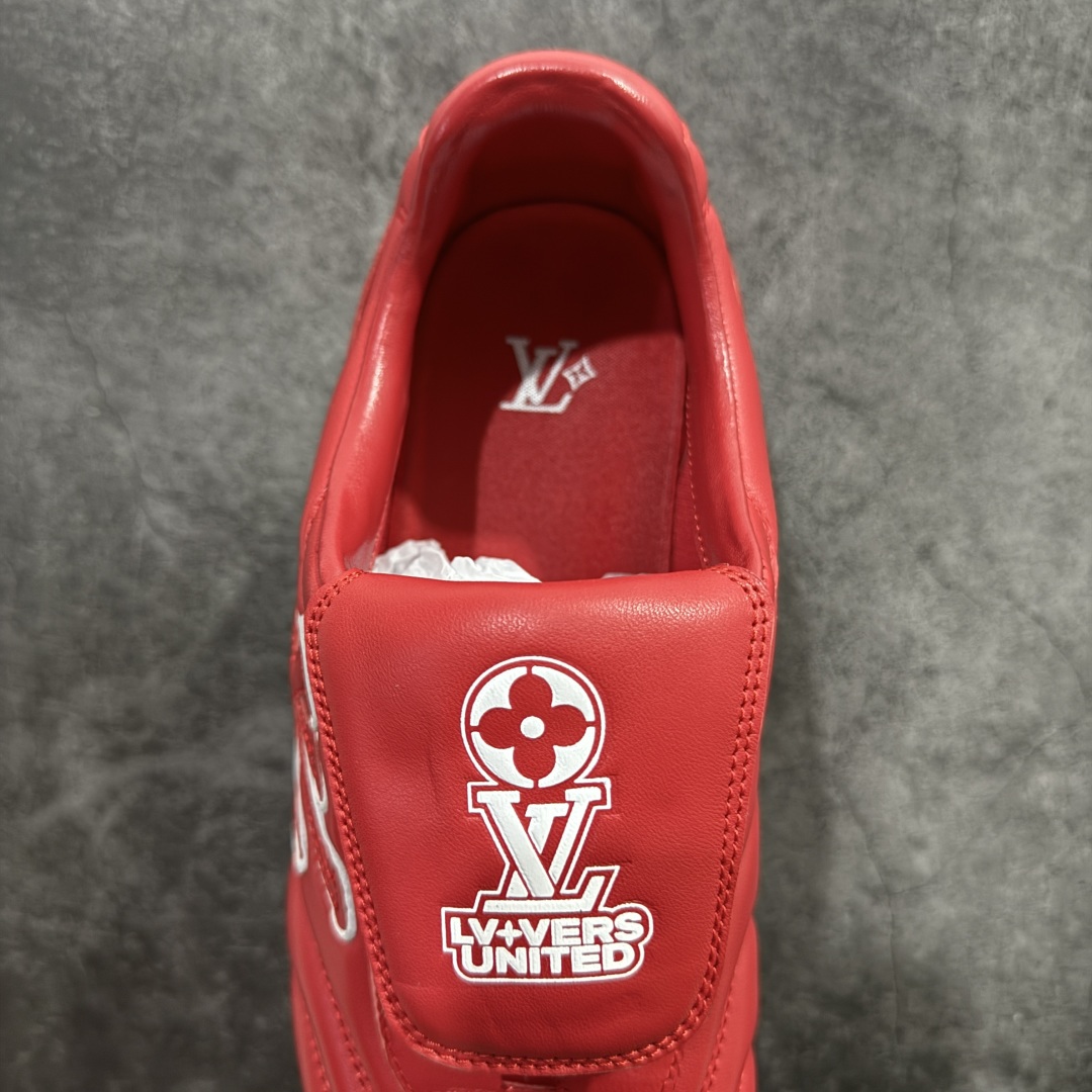 图片[8]-【X1礼盒版】Louis Vuitton 2025 LV Footprint 情侣同款球鞋 市面最新版本 佛山高端品质 第一时间订入zp开发每个拼色的材质都是原版独家定制,与正品一致 做到对版对色大底开模高弹力环保发泡底 模具费都高达几十万 原版头层皮鞋面 压花都是按正品一比一打造开发 不偷半点料 不掺半点假 细节原版一致 可对比 全包套原版包装配件 最新包装大礼盒!! 目前市面一梯队级别 市场太杂请注意混卖版本 可区别材料 版型 质感 包装配件 一切肉眼可见的细节 法国巴黎百年奢侈品牌LV路易威登Louis Vuitton 尺码： 39 40 41 42 43 44 45 46-选品中心