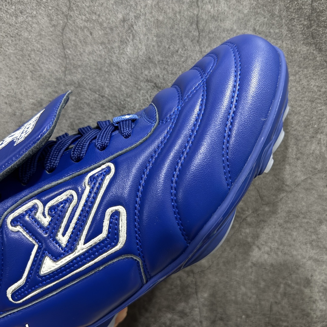 图片[6]-【X1礼盒版】Louis Vuitton 2025 LV Footprint 情侣同款球鞋 市面最新版本 佛山高端品质 第一时间订入zp开发每个拼色的材质都是原版独家定制,与正品一致 做到对版对色大底开模高弹力环保发泡底 模具费都高达几十万 原版头层皮鞋面 压花都是按正品一比一打造开发 不偷半点料 不掺半点假 细节原版一致 可对比 全包套原版包装配件 最新包装大礼盒!! 目前市面一梯队级别 市场太杂请注意混卖版本 可区别材料 版型 质感 包装配件 一切肉眼可见的细节 法国巴黎百年奢侈品牌LV路易威登Louis Vuitton 尺码： 39 40 41 42 43 44 45 46-选品中心