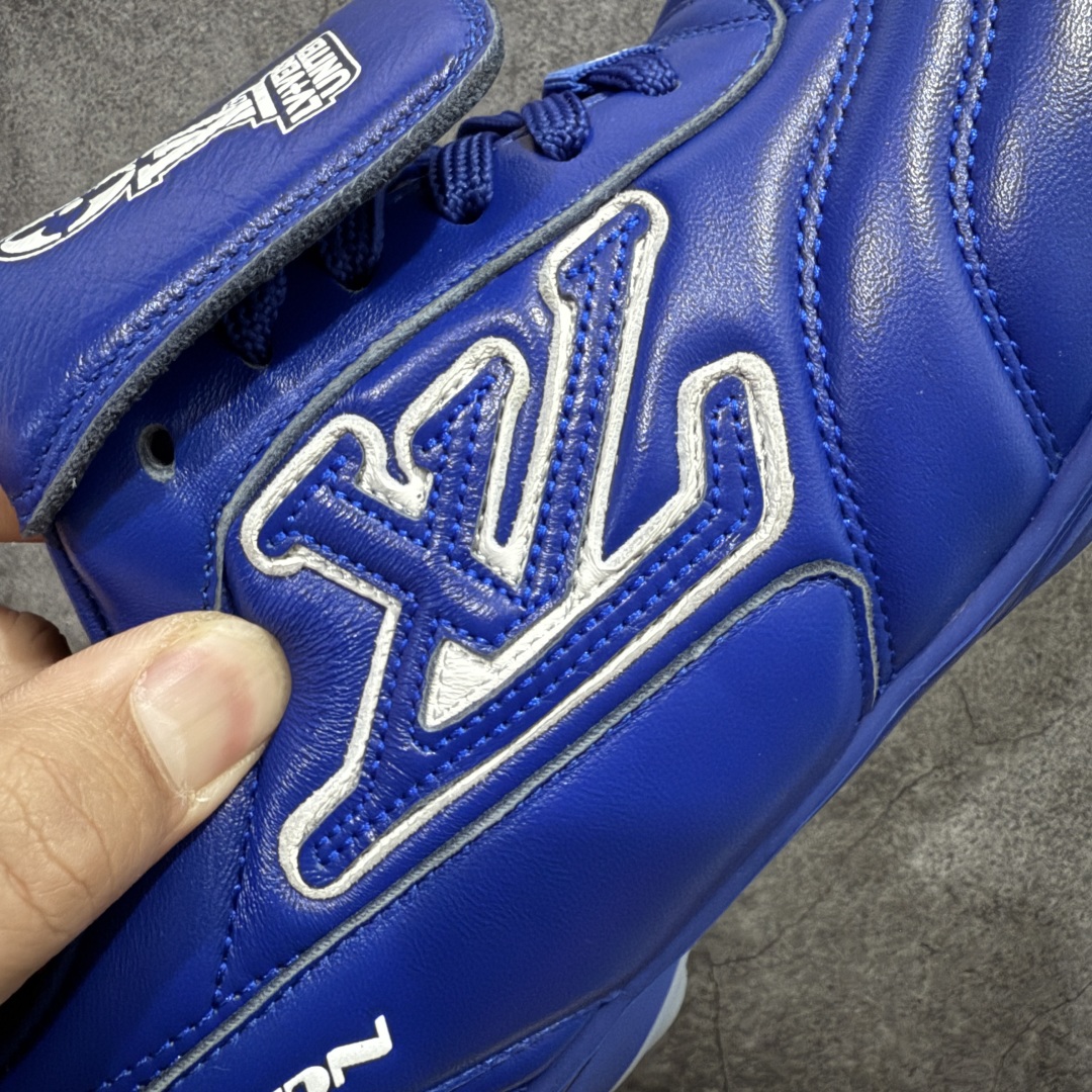 图片[4]-【X1礼盒版】Louis Vuitton 2025 LV Footprint 情侣同款球鞋 市面最新版本 佛山高端品质 第一时间订入zp开发每个拼色的材质都是原版独家定制,与正品一致 做到对版对色大底开模高弹力环保发泡底 模具费都高达几十万 原版头层皮鞋面 压花都是按正品一比一打造开发 不偷半点料 不掺半点假 细节原版一致 可对比 全包套原版包装配件 最新包装大礼盒!! 目前市面一梯队级别 市场太杂请注意混卖版本 可区别材料 版型 质感 包装配件 一切肉眼可见的细节 法国巴黎百年奢侈品牌LV路易威登Louis Vuitton 尺码： 39 40 41 42 43 44 45 46-选品中心