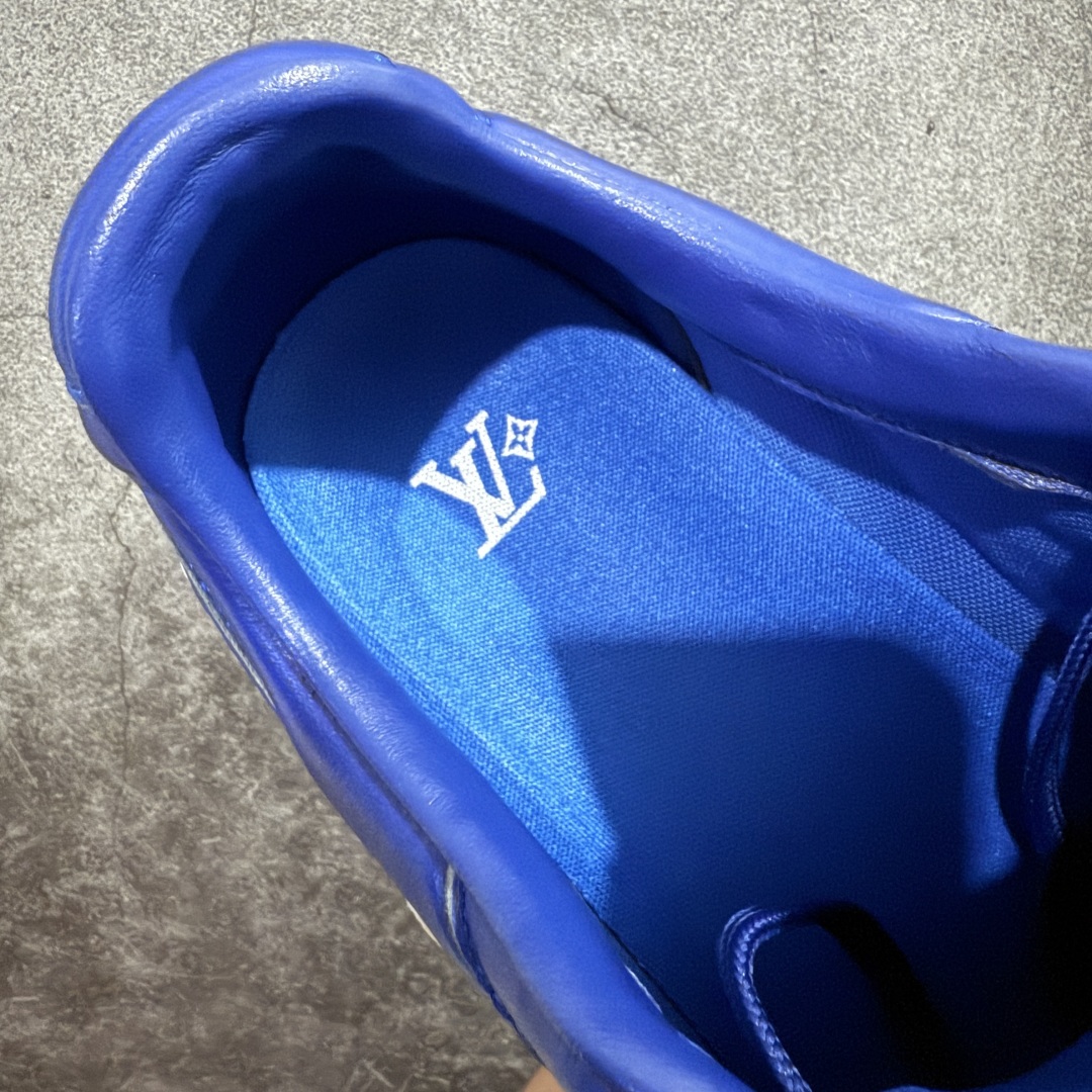 图片[9]-【X1礼盒版】Louis Vuitton 2025 LV Footprint 情侣同款球鞋 市面最新版本 佛山高端品质 第一时间订入zp开发每个拼色的材质都是原版独家定制,与正品一致 做到对版对色大底开模高弹力环保发泡底 模具费都高达几十万 原版头层皮鞋面 压花都是按正品一比一打造开发 不偷半点料 不掺半点假 细节原版一致 可对比 全包套原版包装配件 最新包装大礼盒!! 目前市面一梯队级别 市场太杂请注意混卖版本 可区别材料 版型 质感 包装配件 一切肉眼可见的细节 法国巴黎百年奢侈品牌LV路易威登Louis Vuitton 尺码： 39 40 41 42 43 44 45 46-选品中心