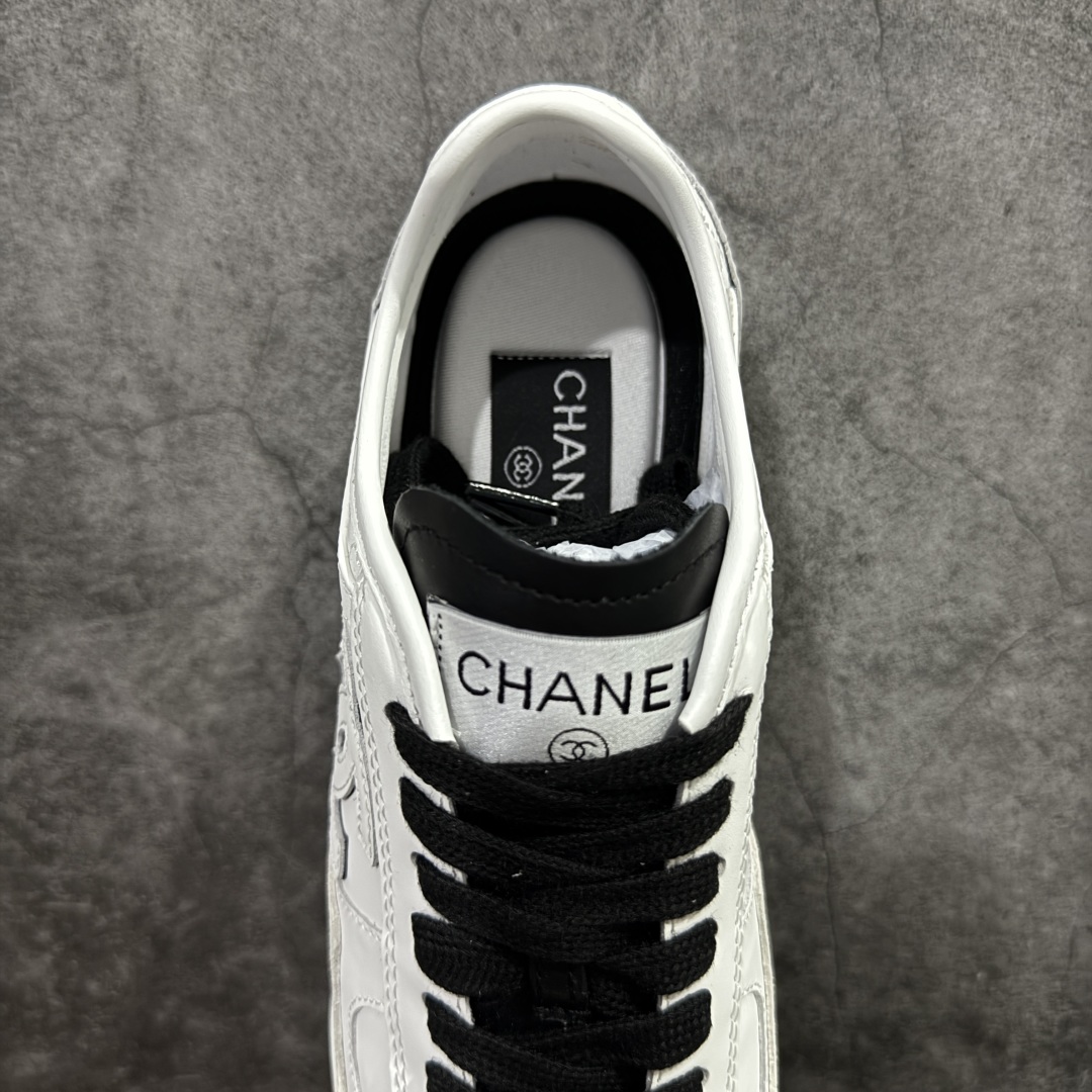 图片[8]-【纯原礼盒版】CHANEL 2025C新款早春度假款 采用最新礼盒包装 花纹礼盒包装👏 海外购入原版1-1复刻 【采用进口牛皮➕牛筋TPUD大底增高4CM】 一双舒适的鞋子能给自己减少脚下的劳累 新款Very 百搭 不管是日常穿搭 姐妹聚会 职场通勤 户外运动及各种场合都是可以轻松驾驭 显腿直、修饰脚型、舒服舒适不磨脚、透气性很好、夏天也可以穿、穿上气质拉满上班族也能轻松拥有 尺码： 35 36 37 38 39 40-选品中心